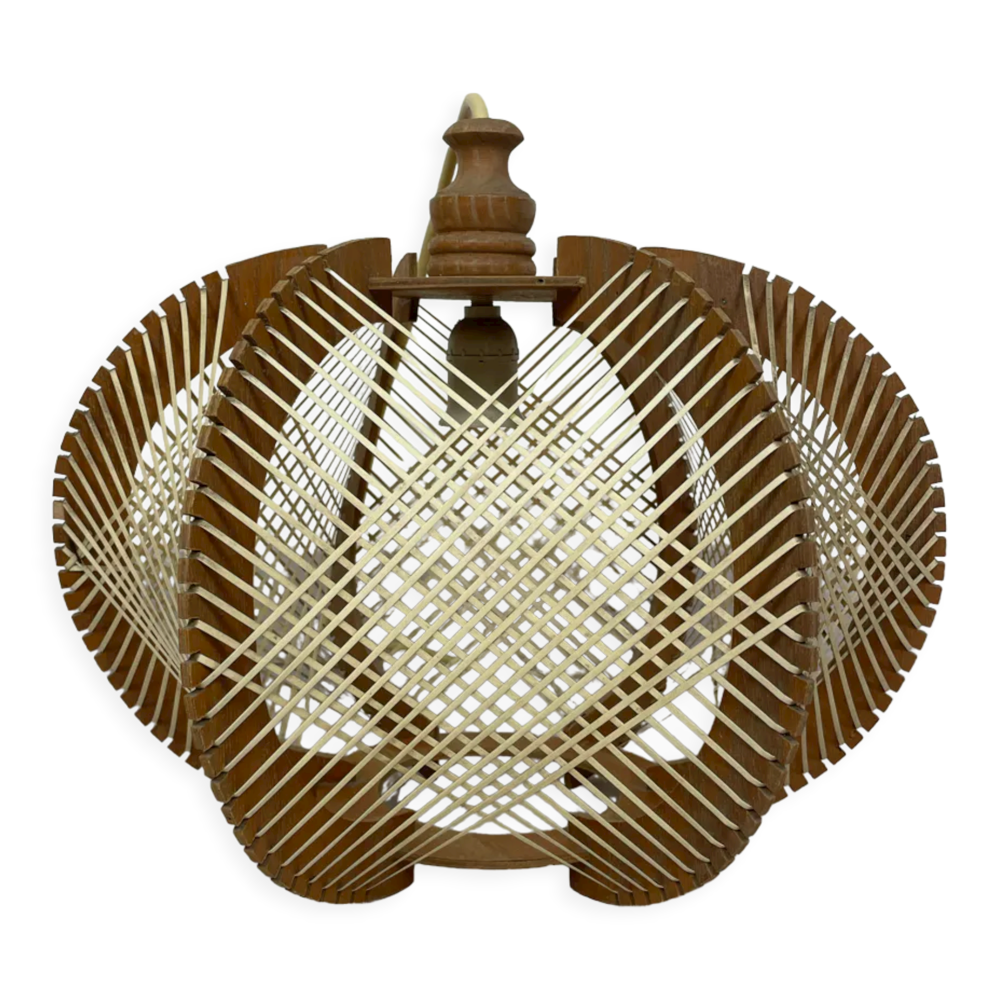 Scandinavian pendant lamp in wood and wires
