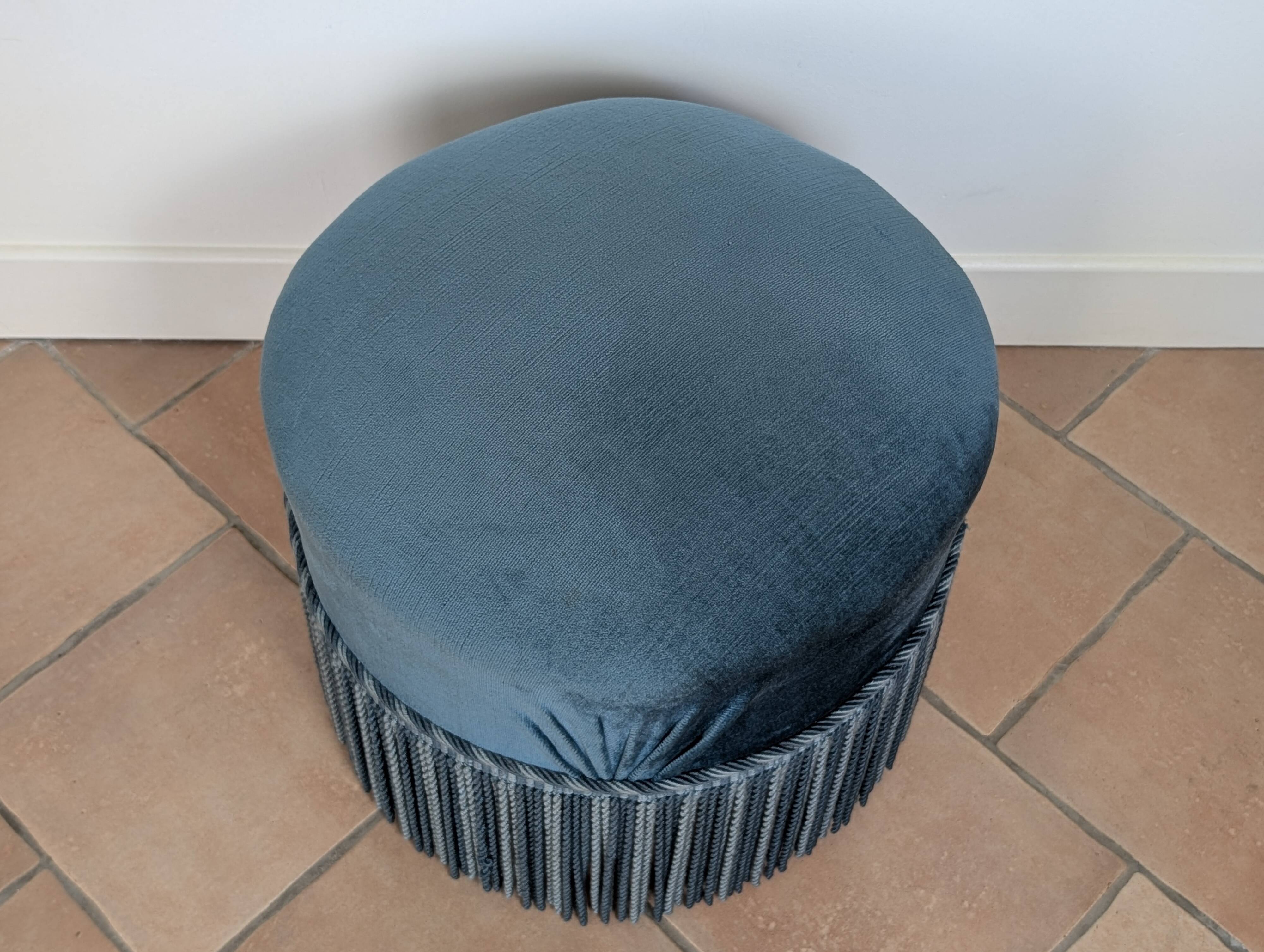 Frog chairs and pouffe