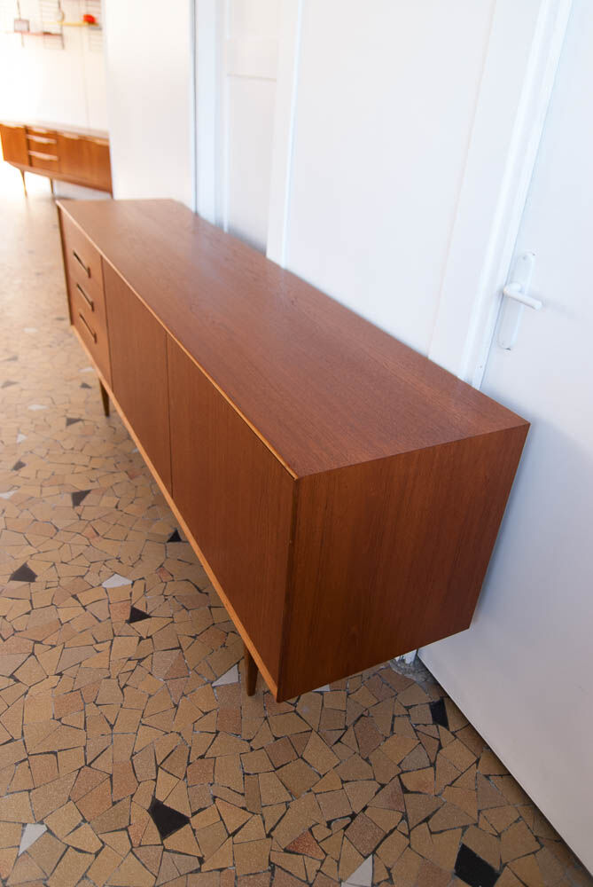 Great uncluttered Scandinavian thread