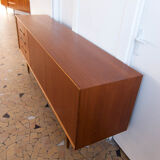 Great uncluttered Scandinavian thread