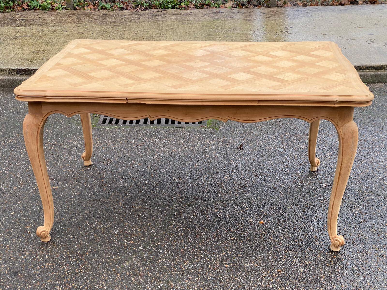 Louis XV extendable dining table from the 20th century, renovated in cherry wood, 250cm.
