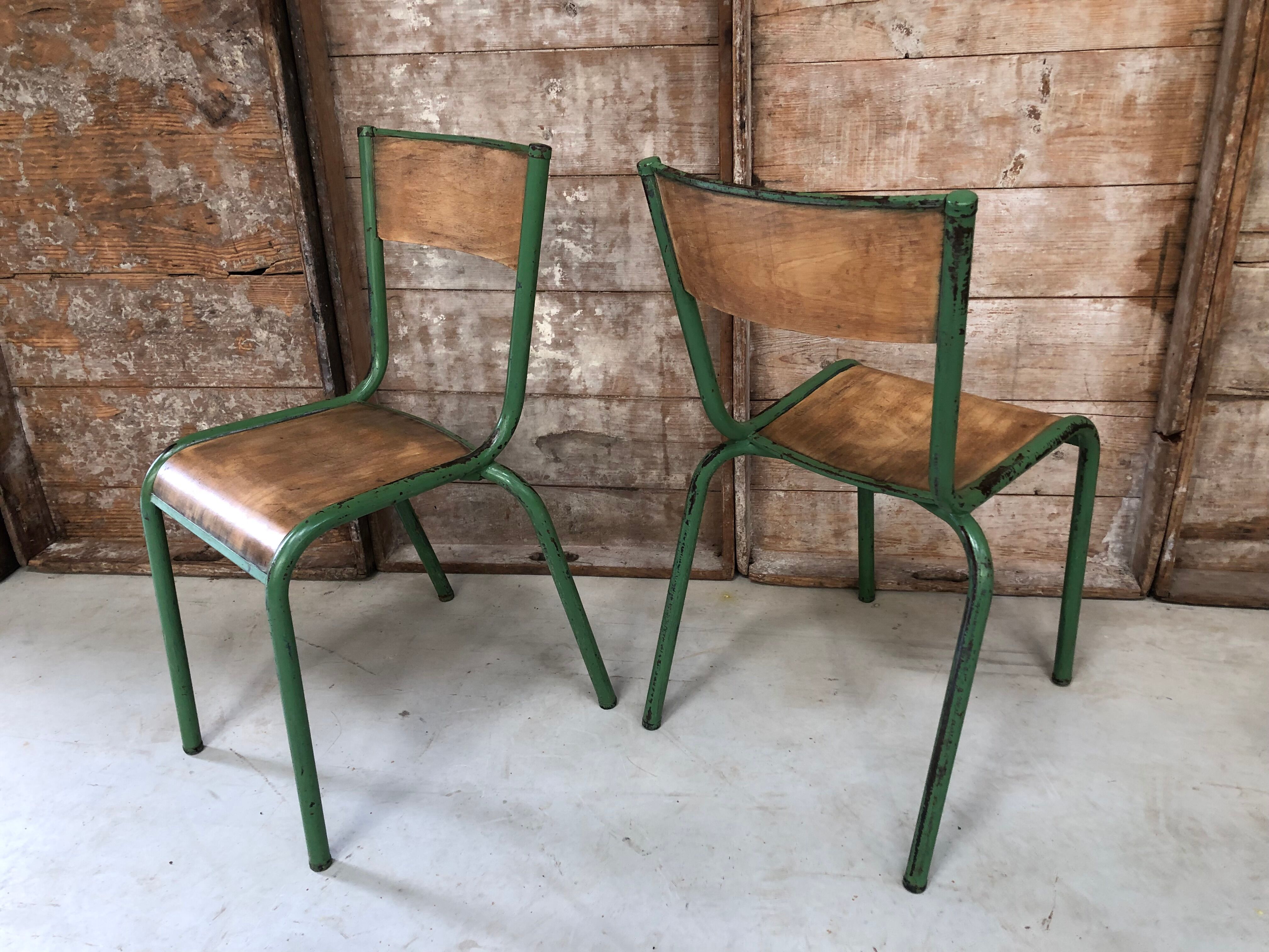 Chaises d'école