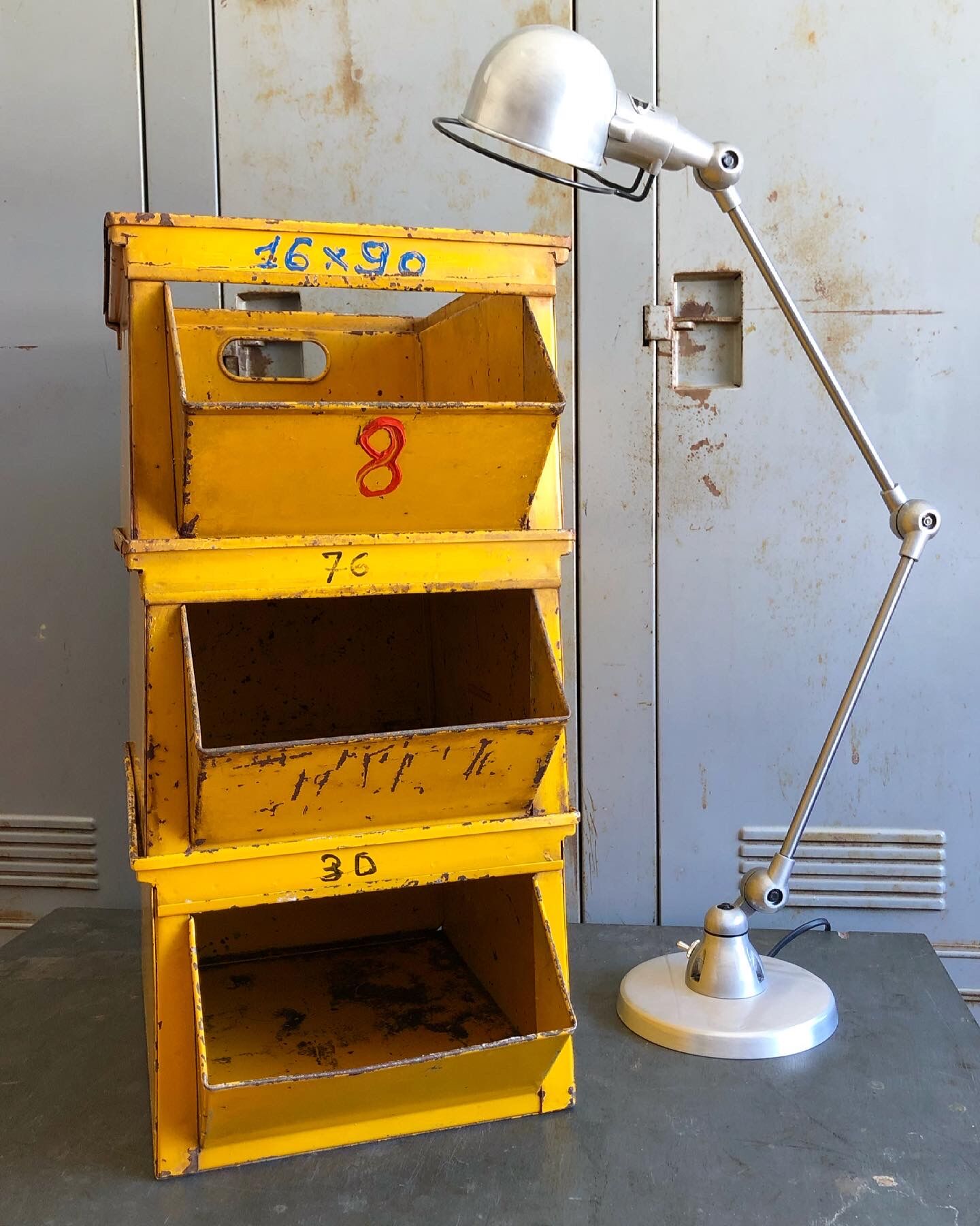 Industrial beaked bin