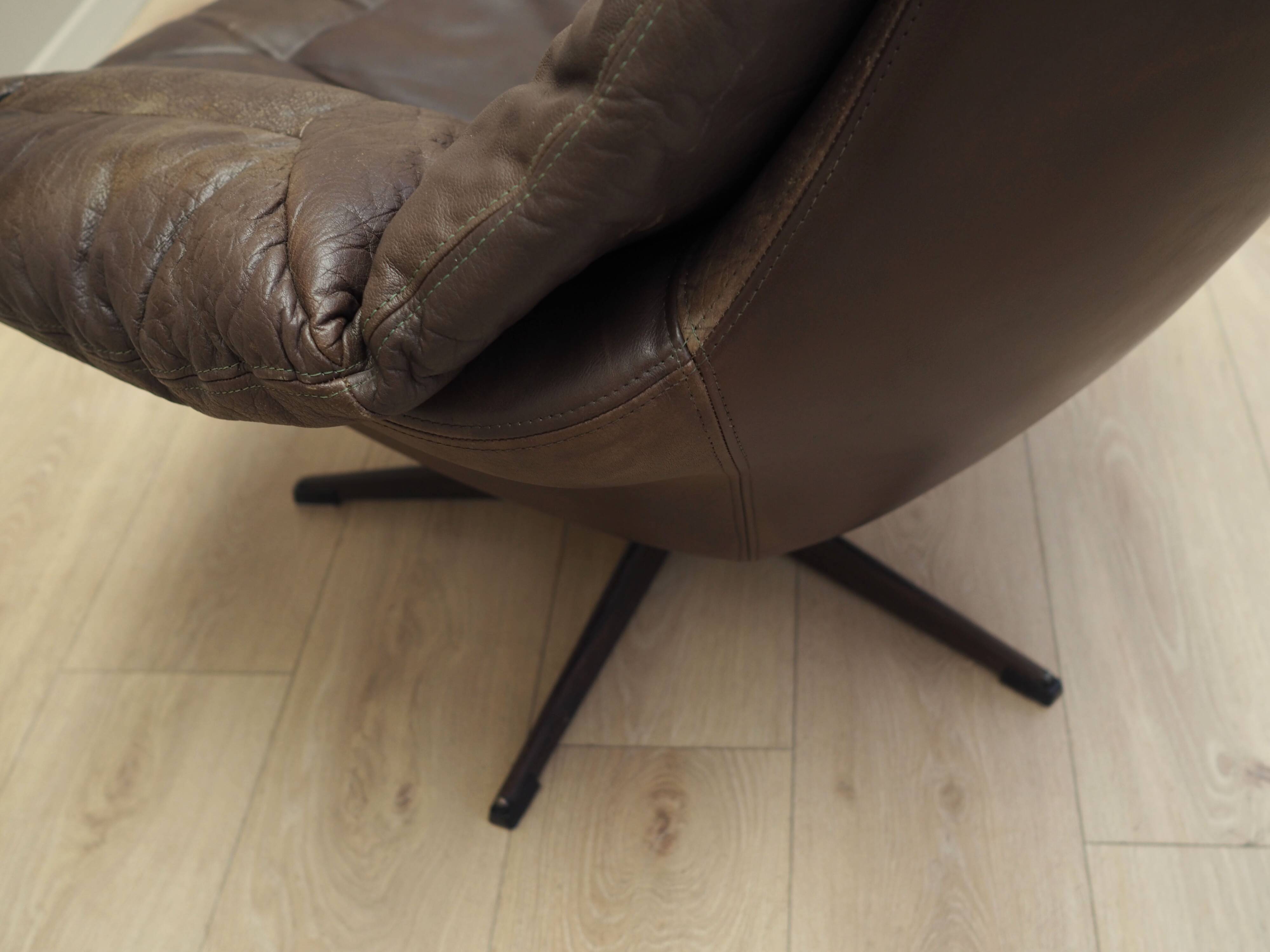 Leather swivel armchair, Danish design, 1960s, designer: H.W. Klein, manufacture: Bramin