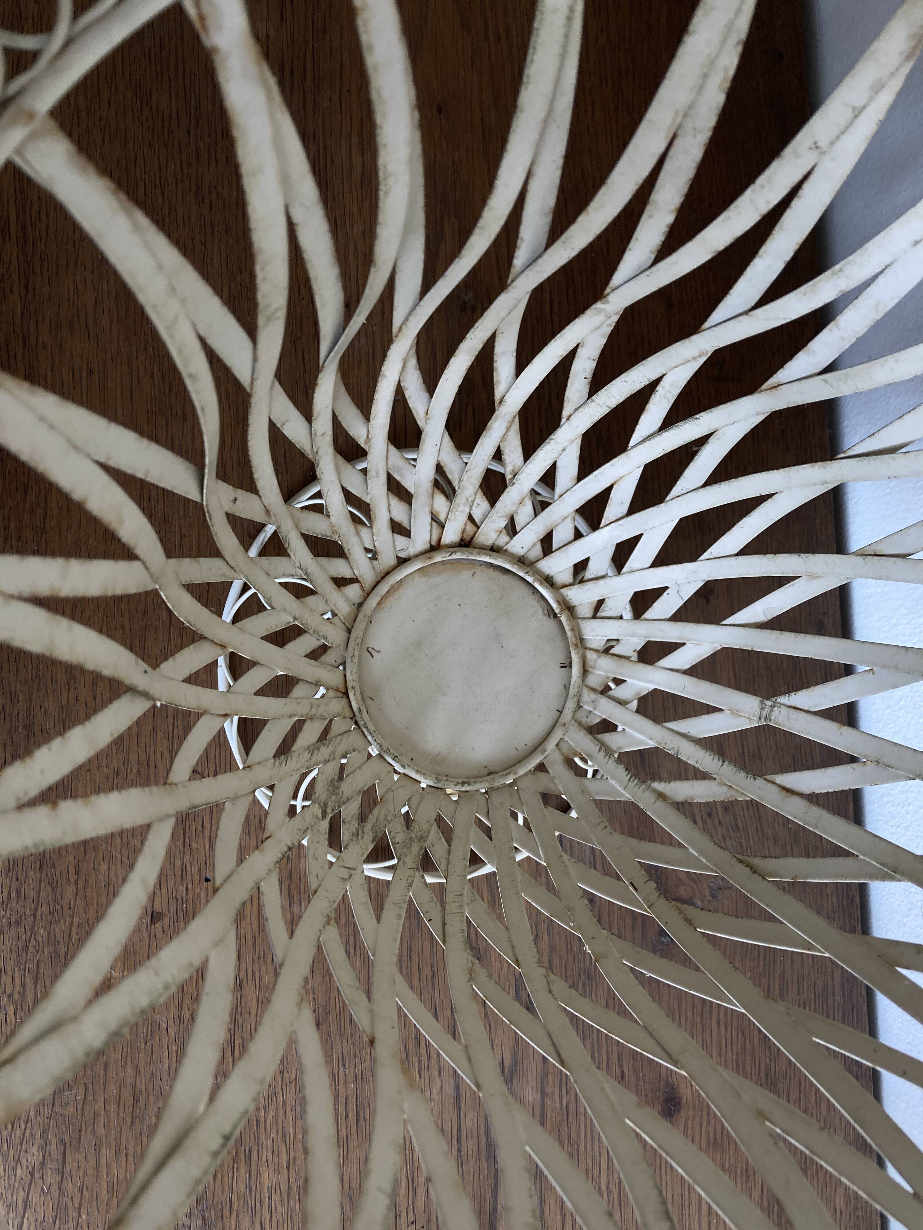 XXL Neoclassical Medici-style plant pot in ivory sheet metal