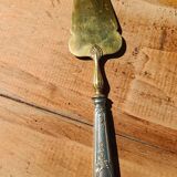 Old cake or pie server