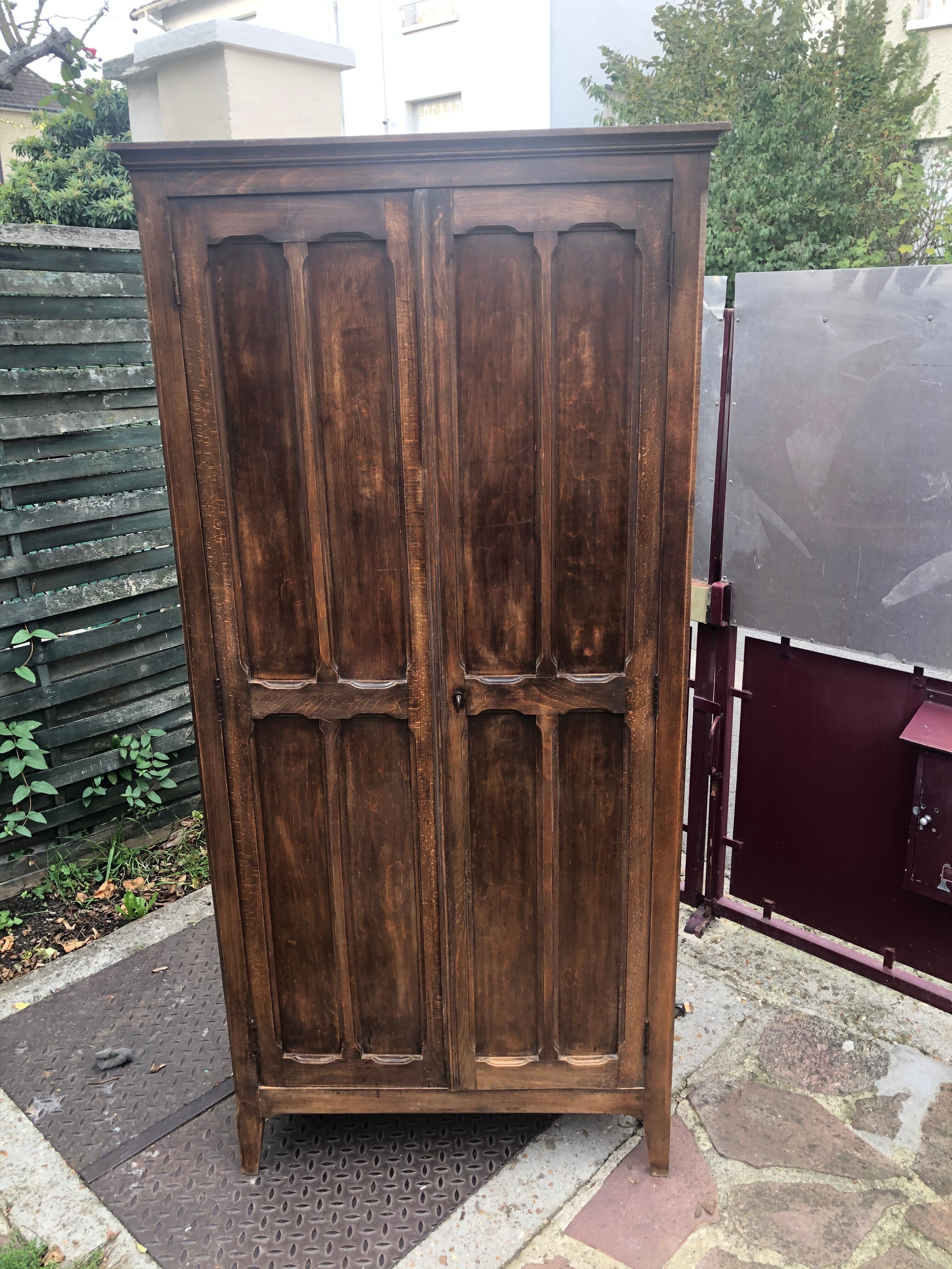 Armoire parisienne