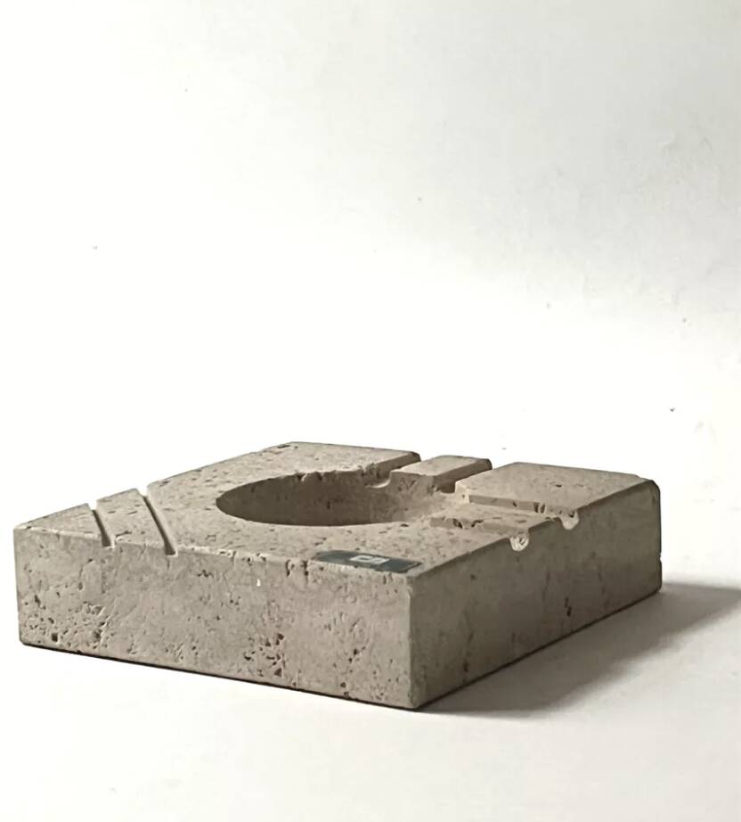 Cendrier italien en travertin sculpté Fratelli Manelli, design 1970
