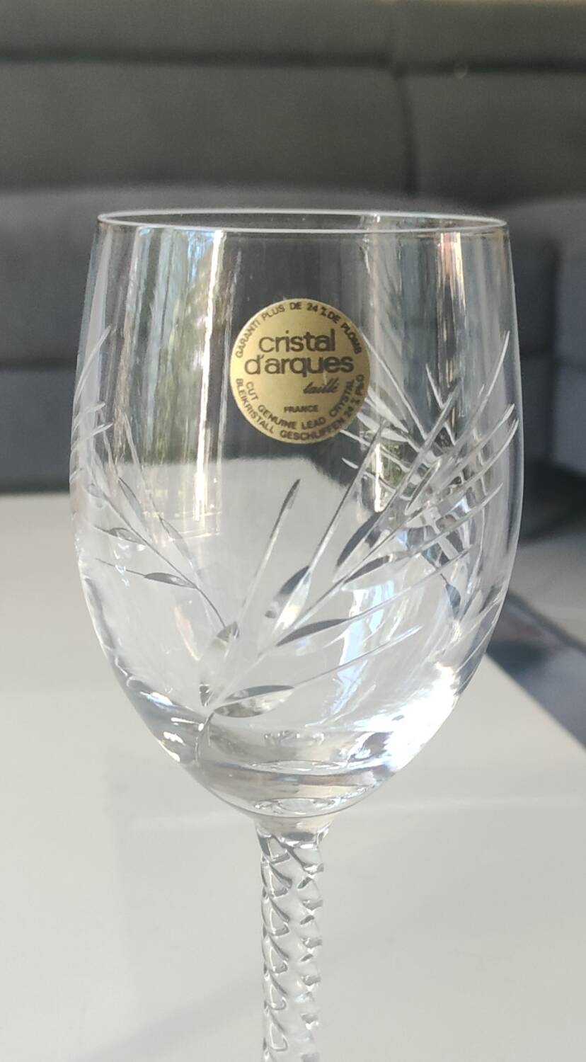 Lot of 4 large red wine glasses. Fleury cut Epi/Crystal Arques 24.5cl