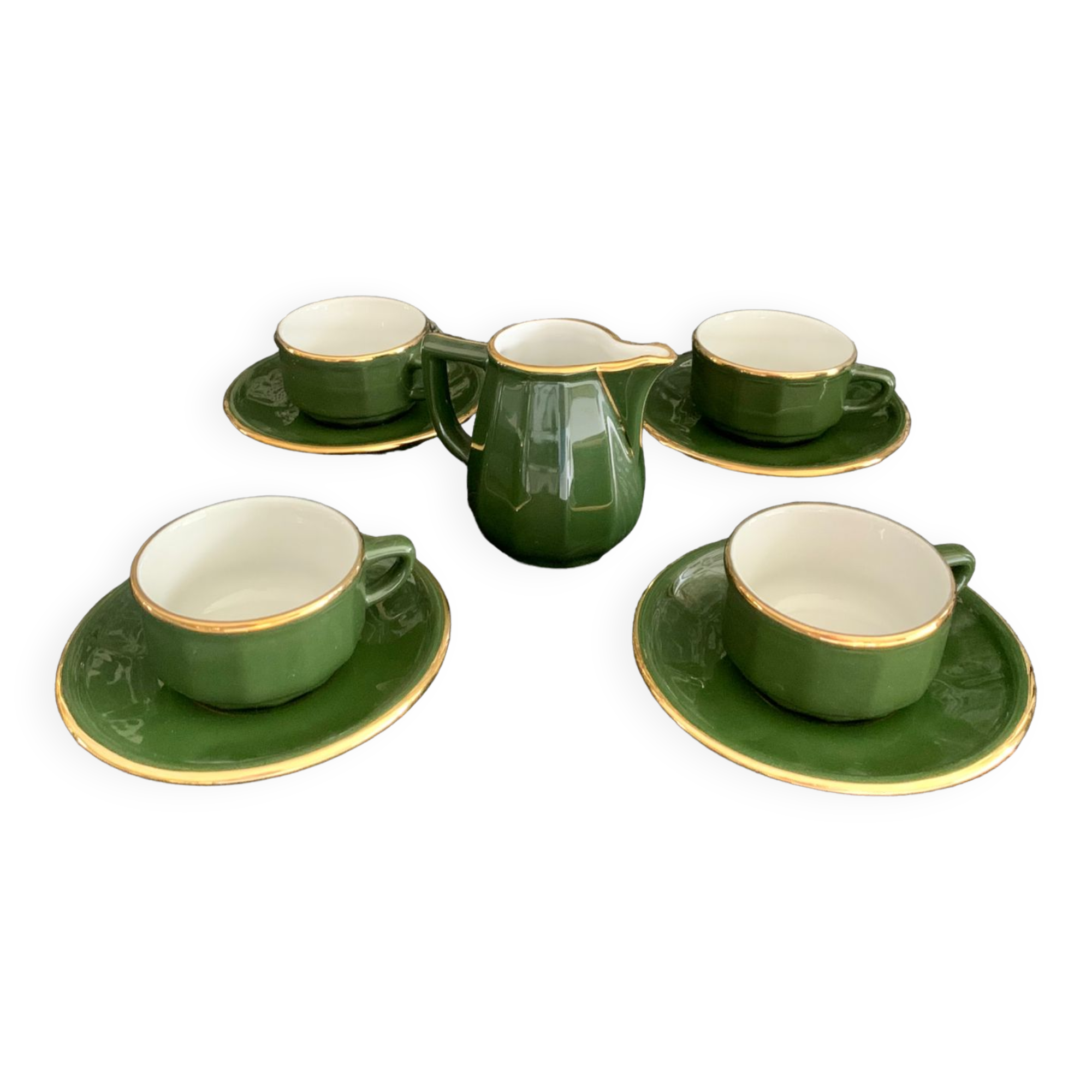 Set of 4 cups and their saucers and milk jug