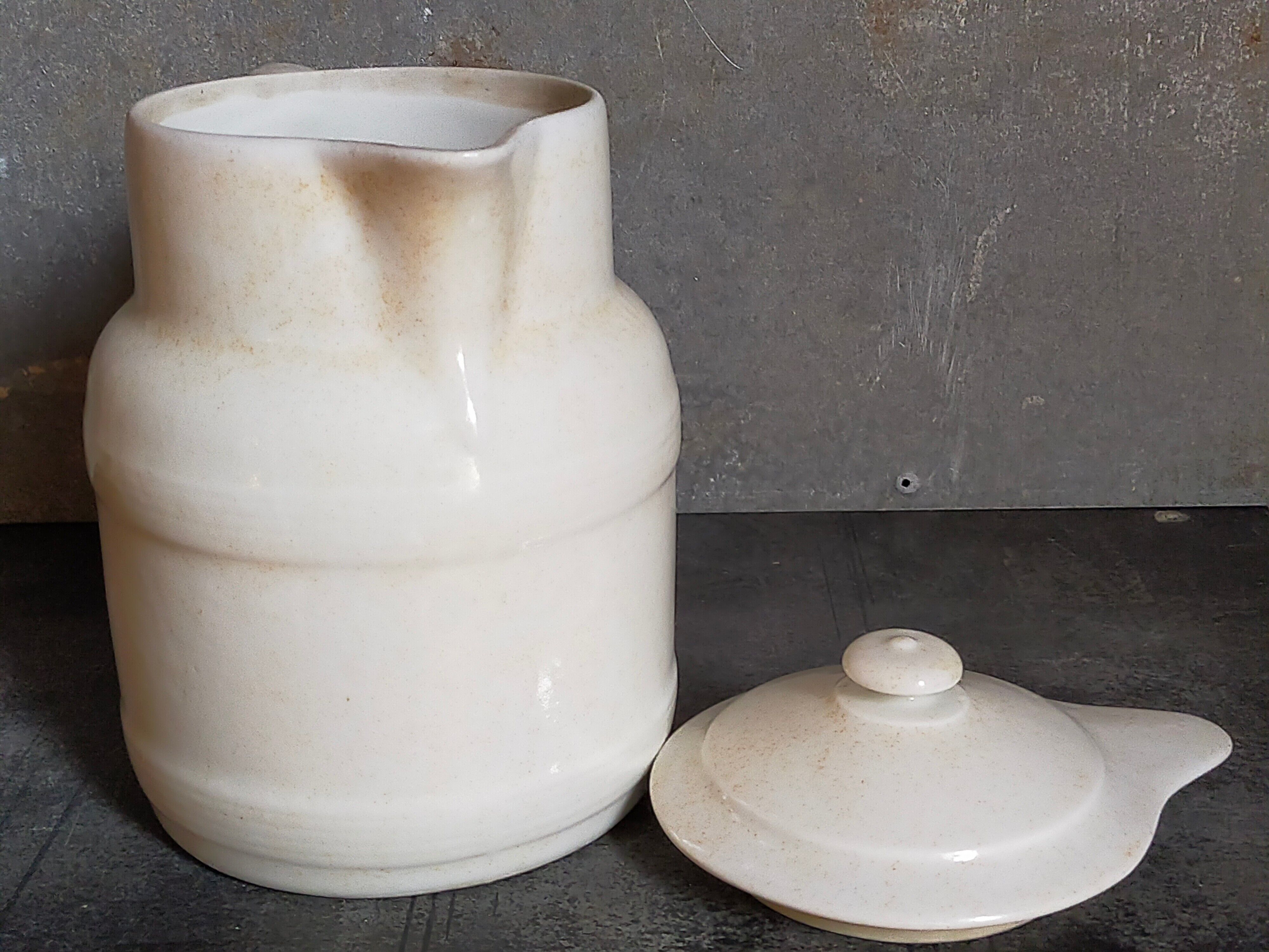 Covered pitcher in porcelain fire of Grigny XIXth stamped P.Precious