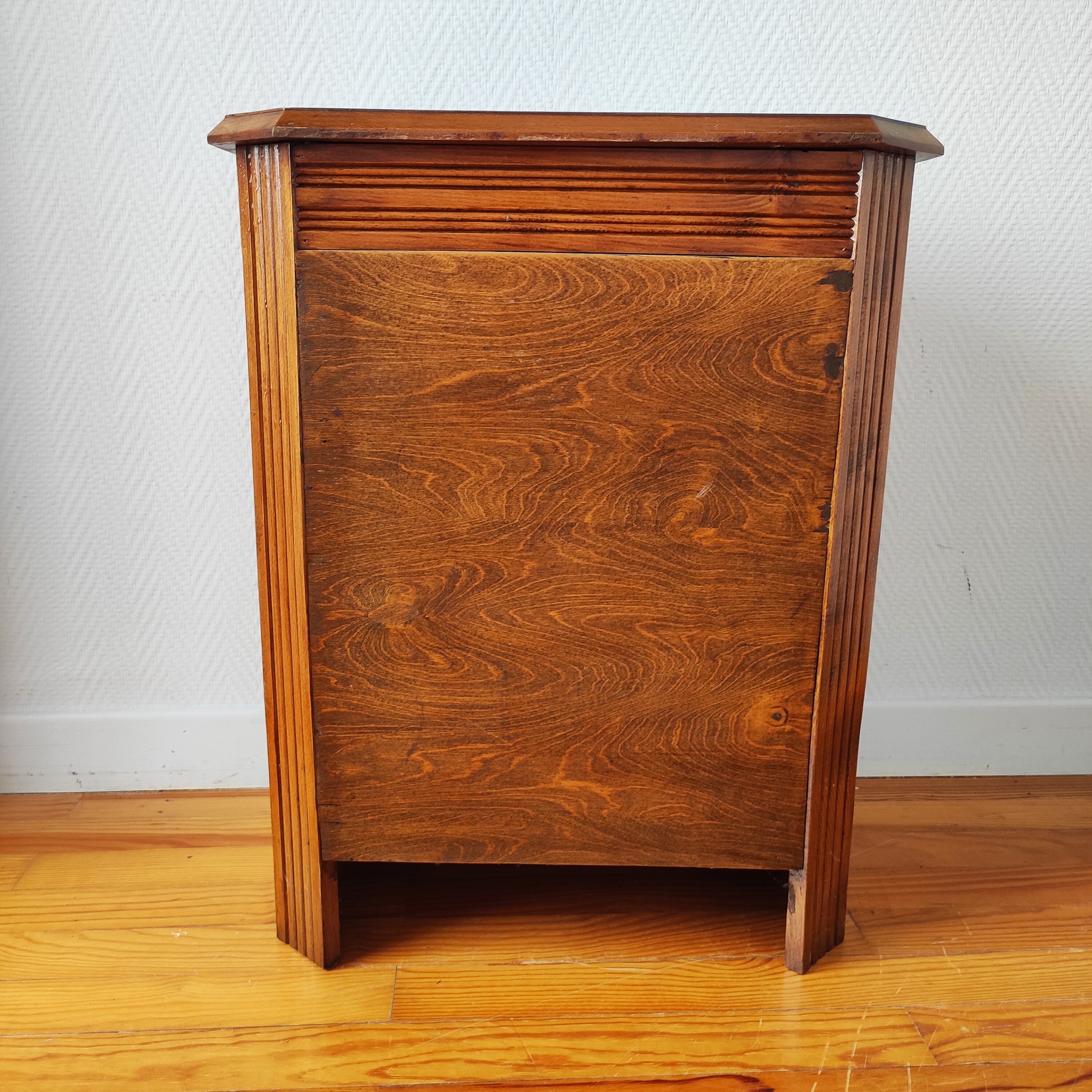 Art Deco style jam maker