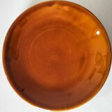 Set of green and amber enamelled plates
