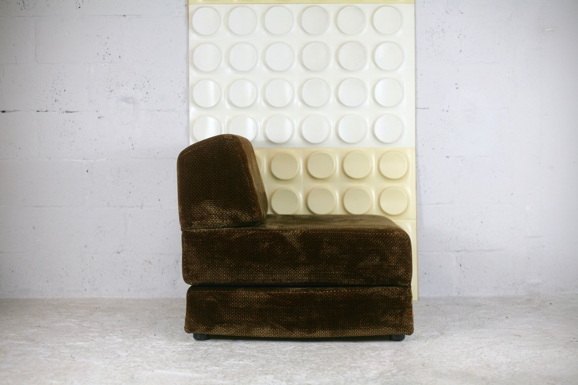 Foam and velvet heater "amber", convertible, France, circa 1970.