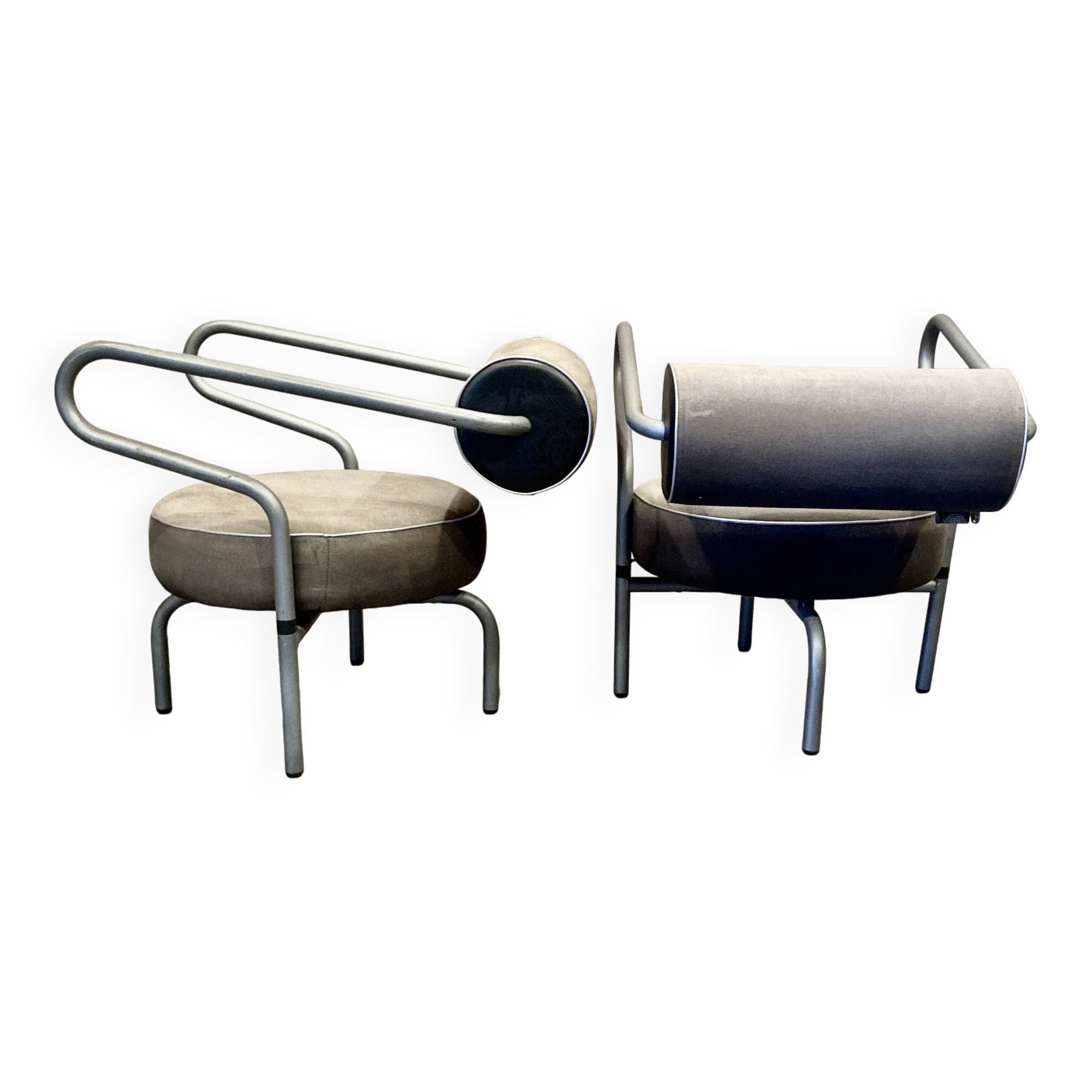 Pair of designer armchairs "the natural choice".