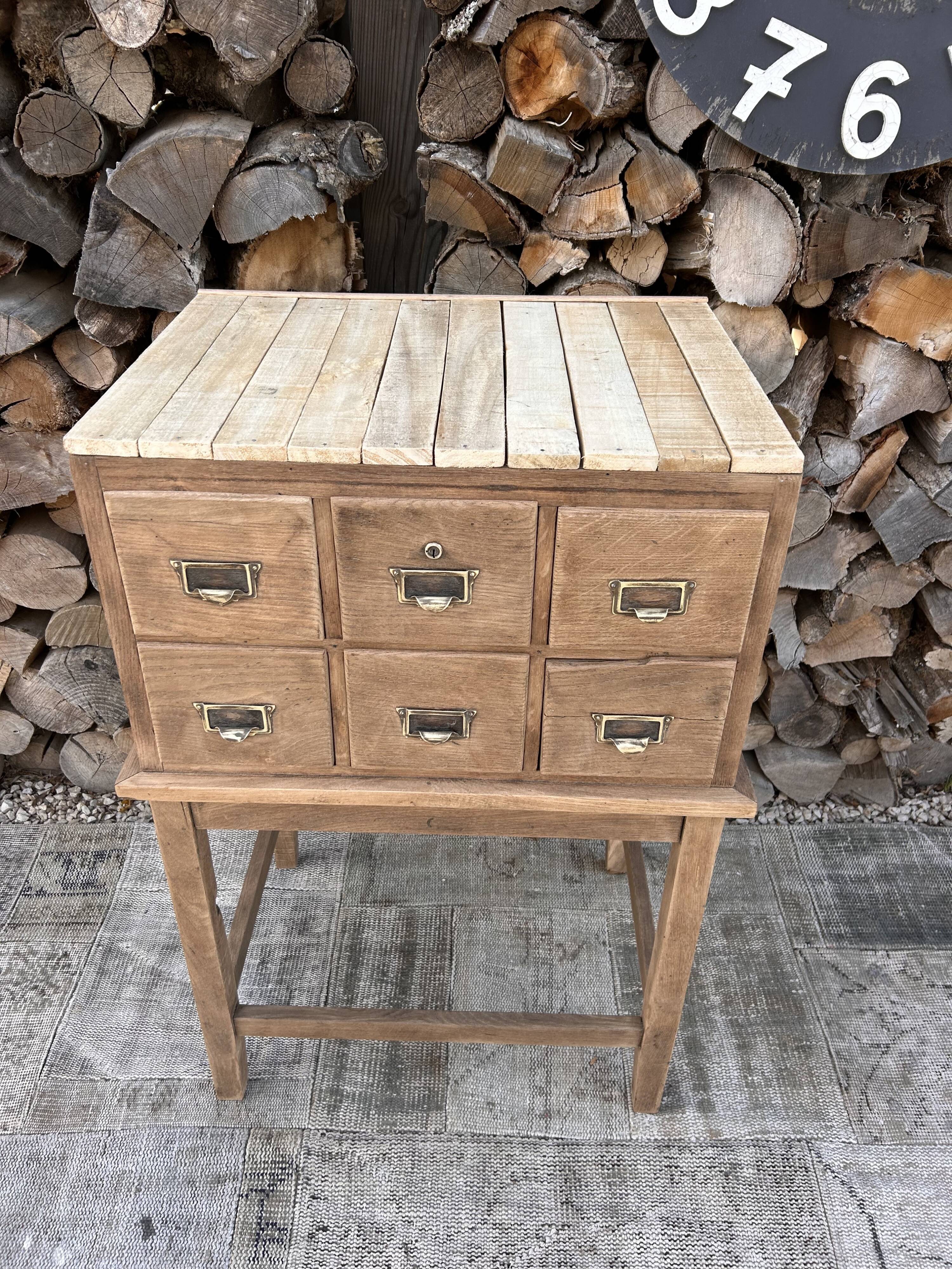 Meuble métier / Meuble à tiroirs