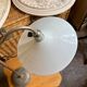 Lampe col de cygne en métal et opaline blanche