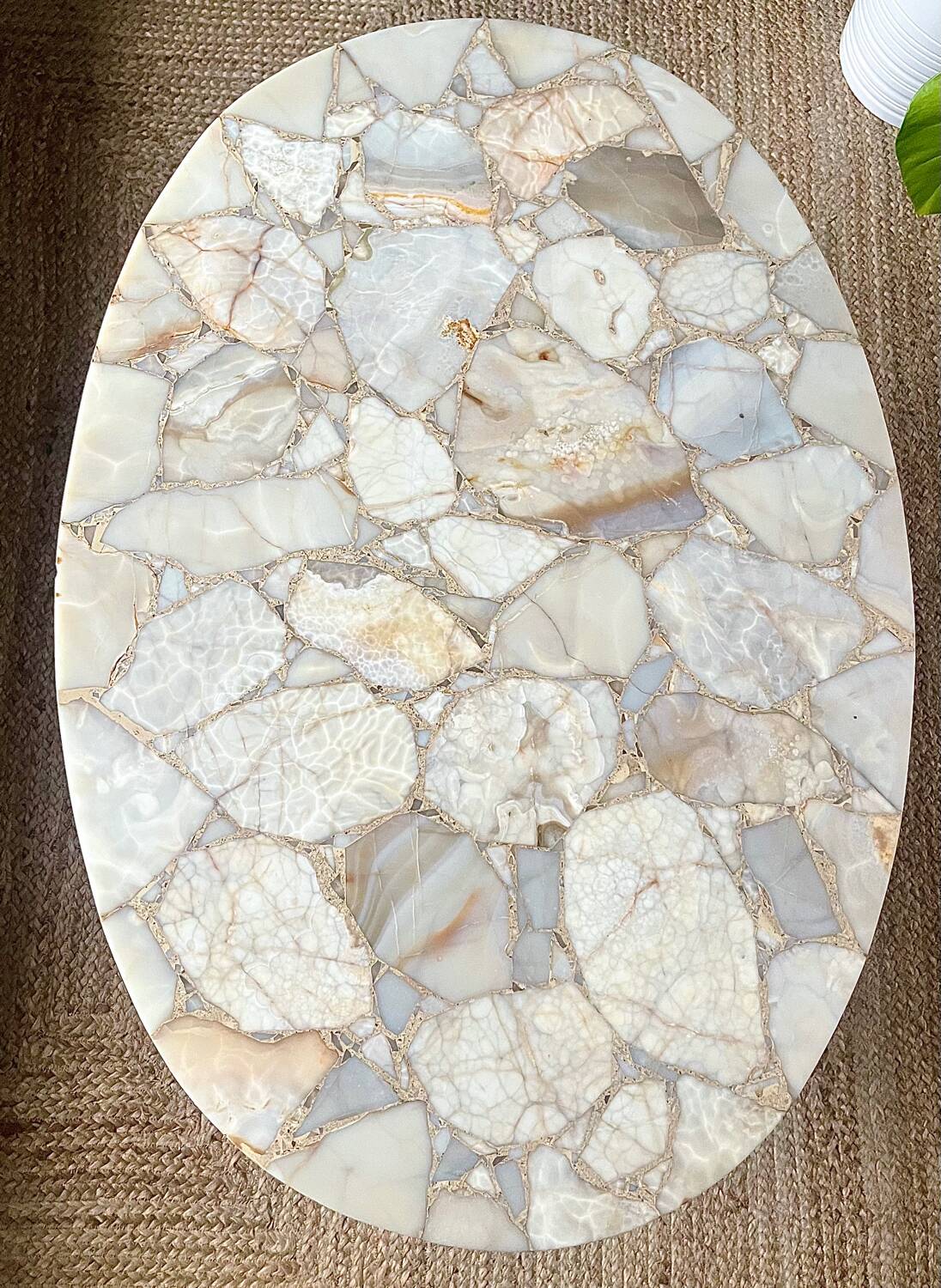 Coffee table in wood, marble and onyx.