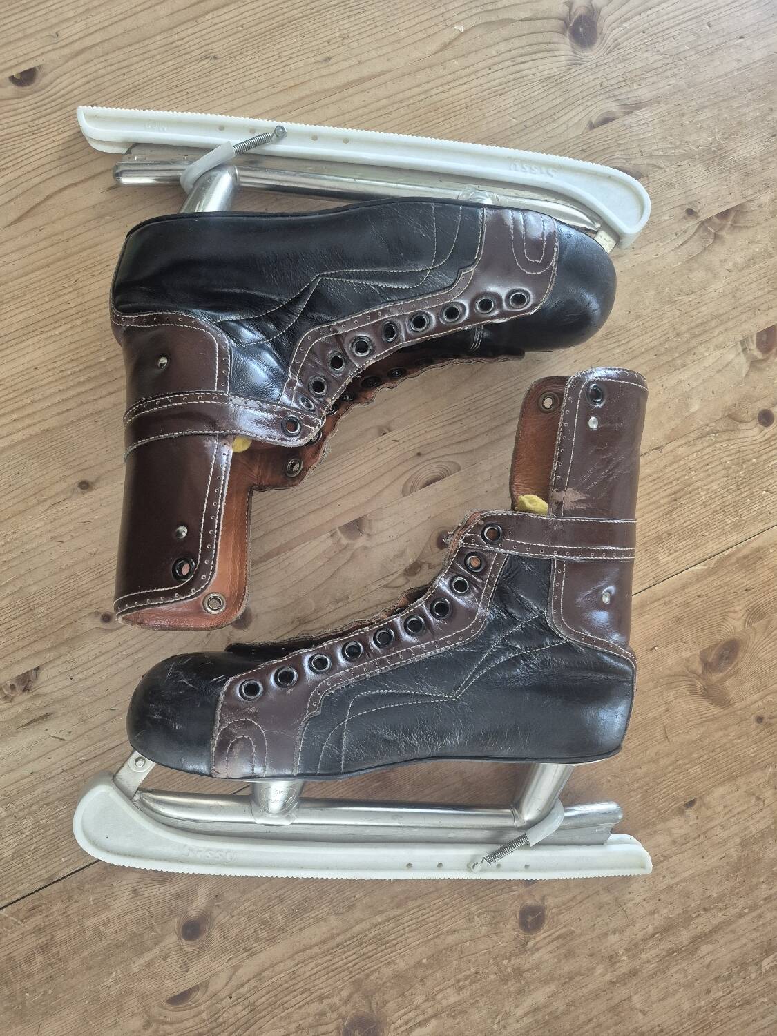 Vintage leather ice skates Kovopol