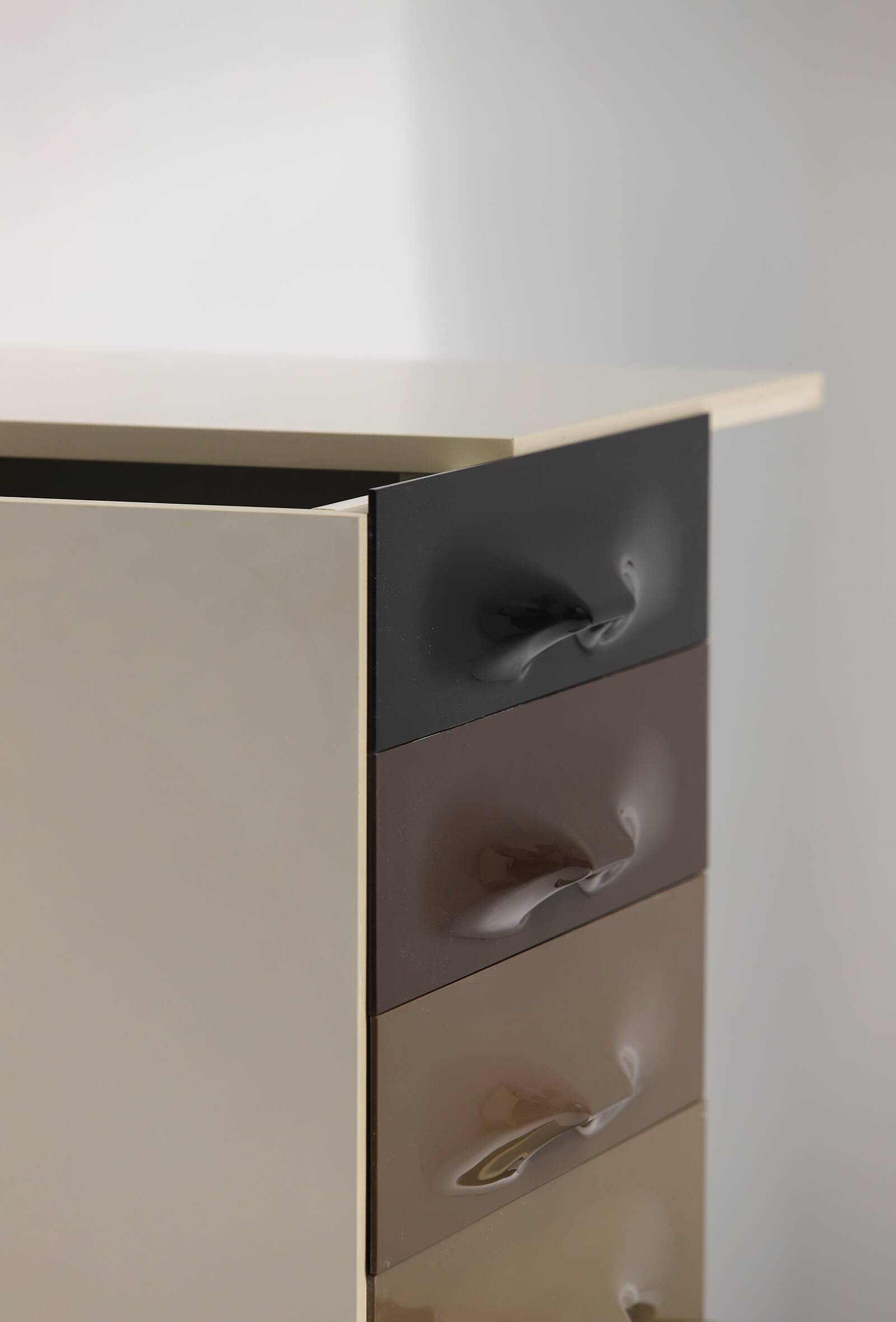 DF2000 trolley bar cabinet by Raymond Loewy for the Doubinsky Frères 1968