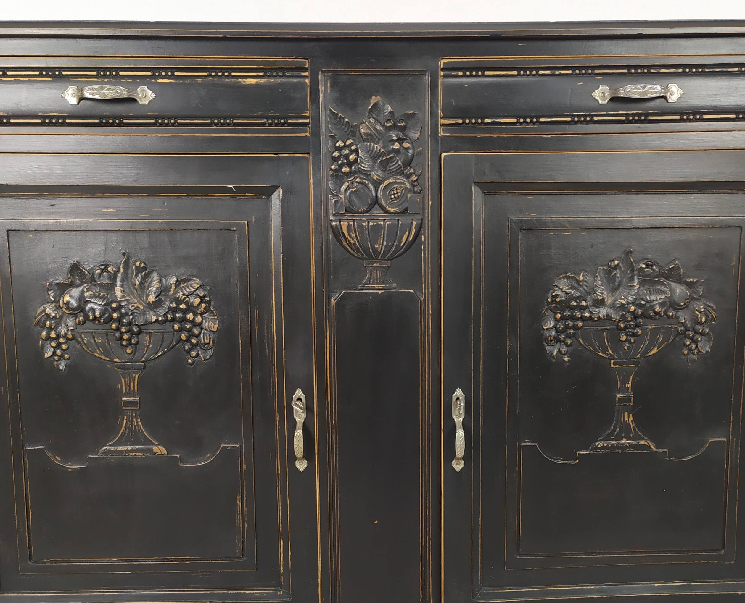 Buffet 1920 patinated black