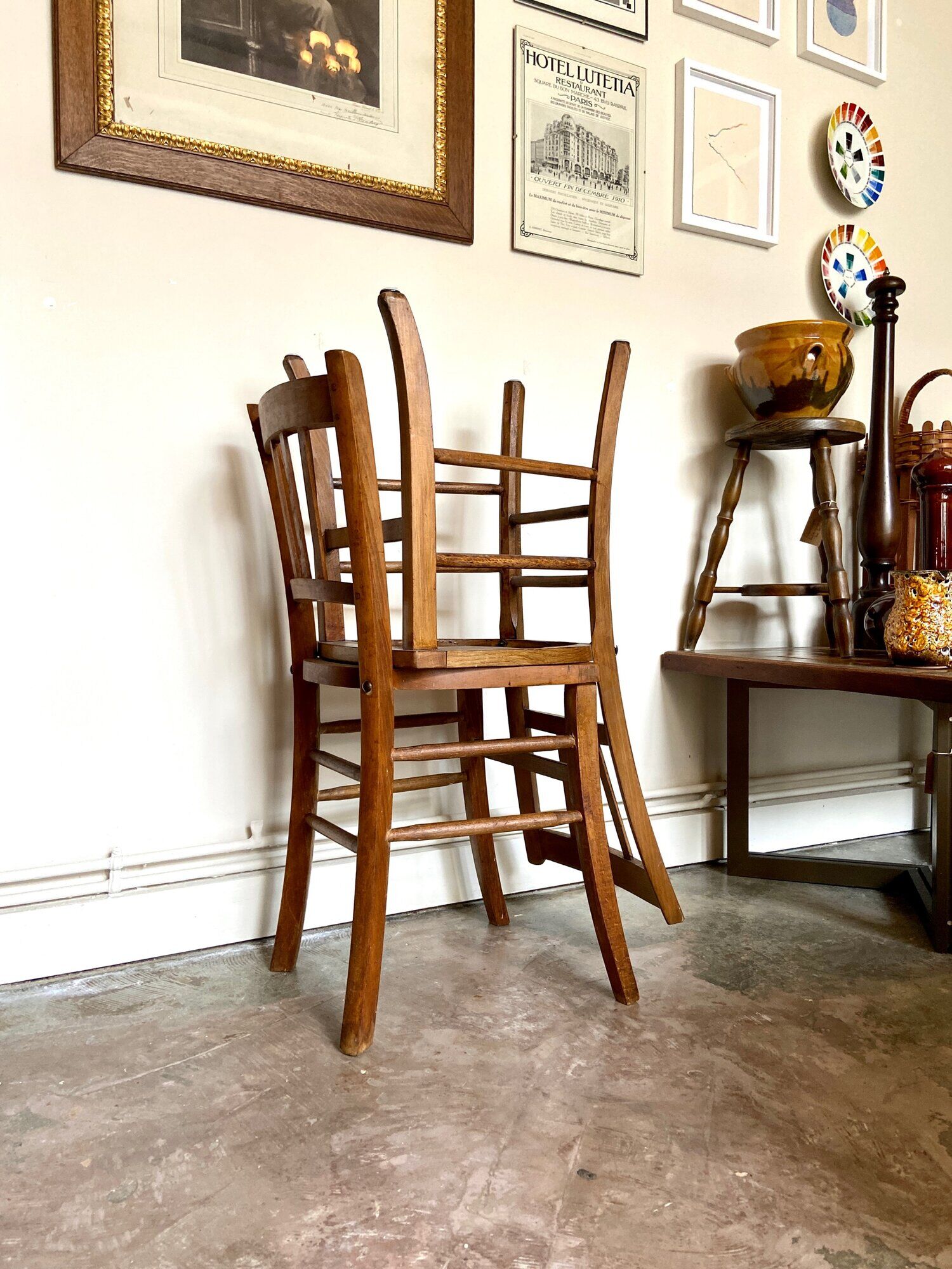 2 chaises bistrot en bois clair