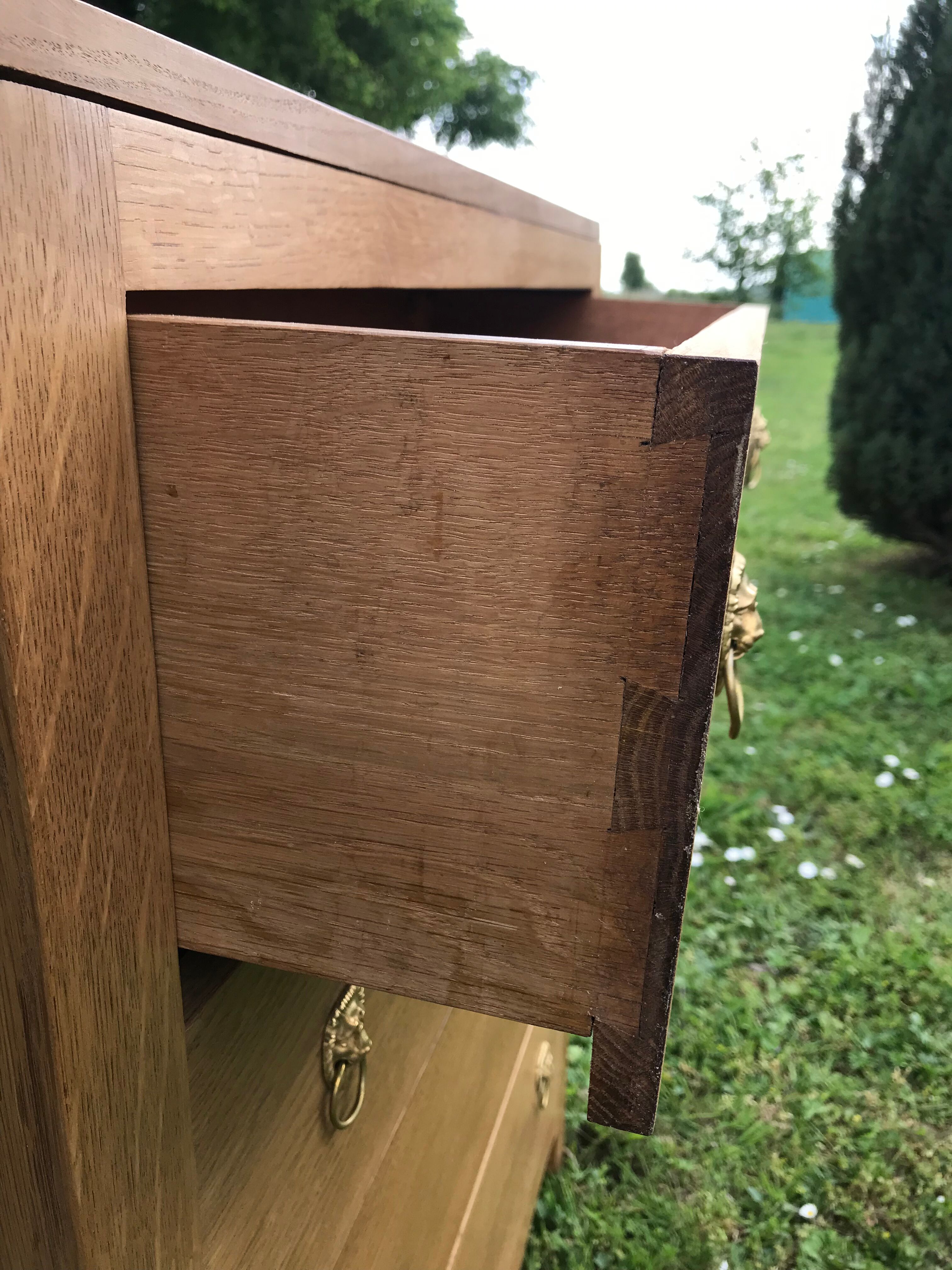 Solid oak chest of drawers