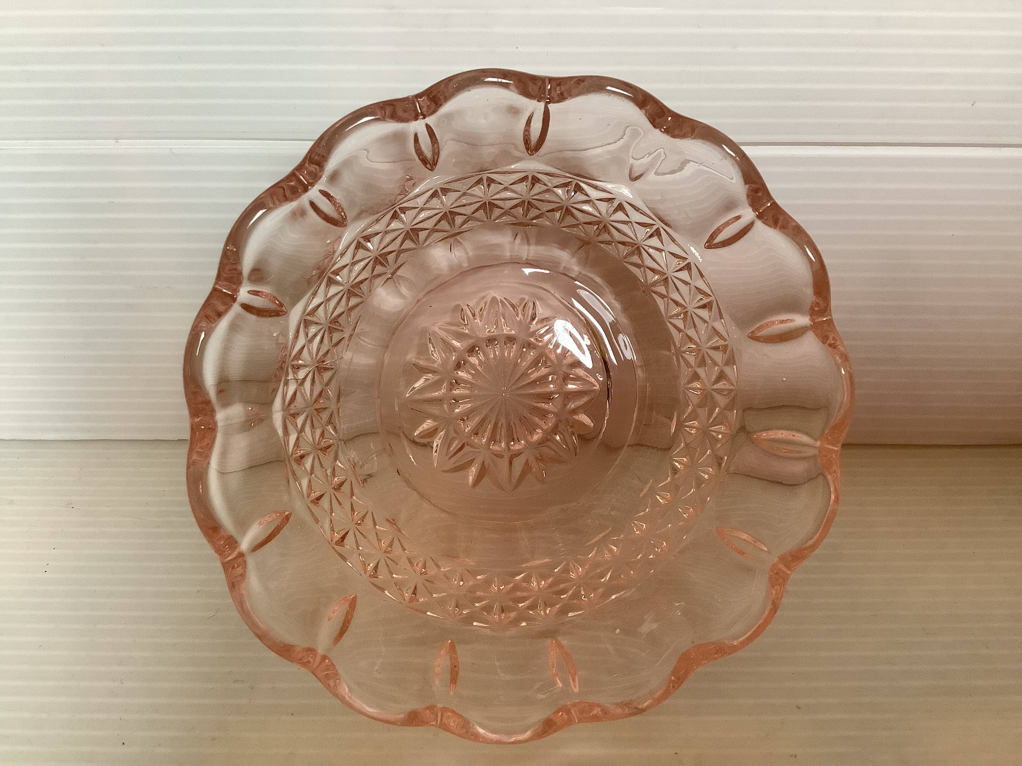 Empty pink glass pocket baguier