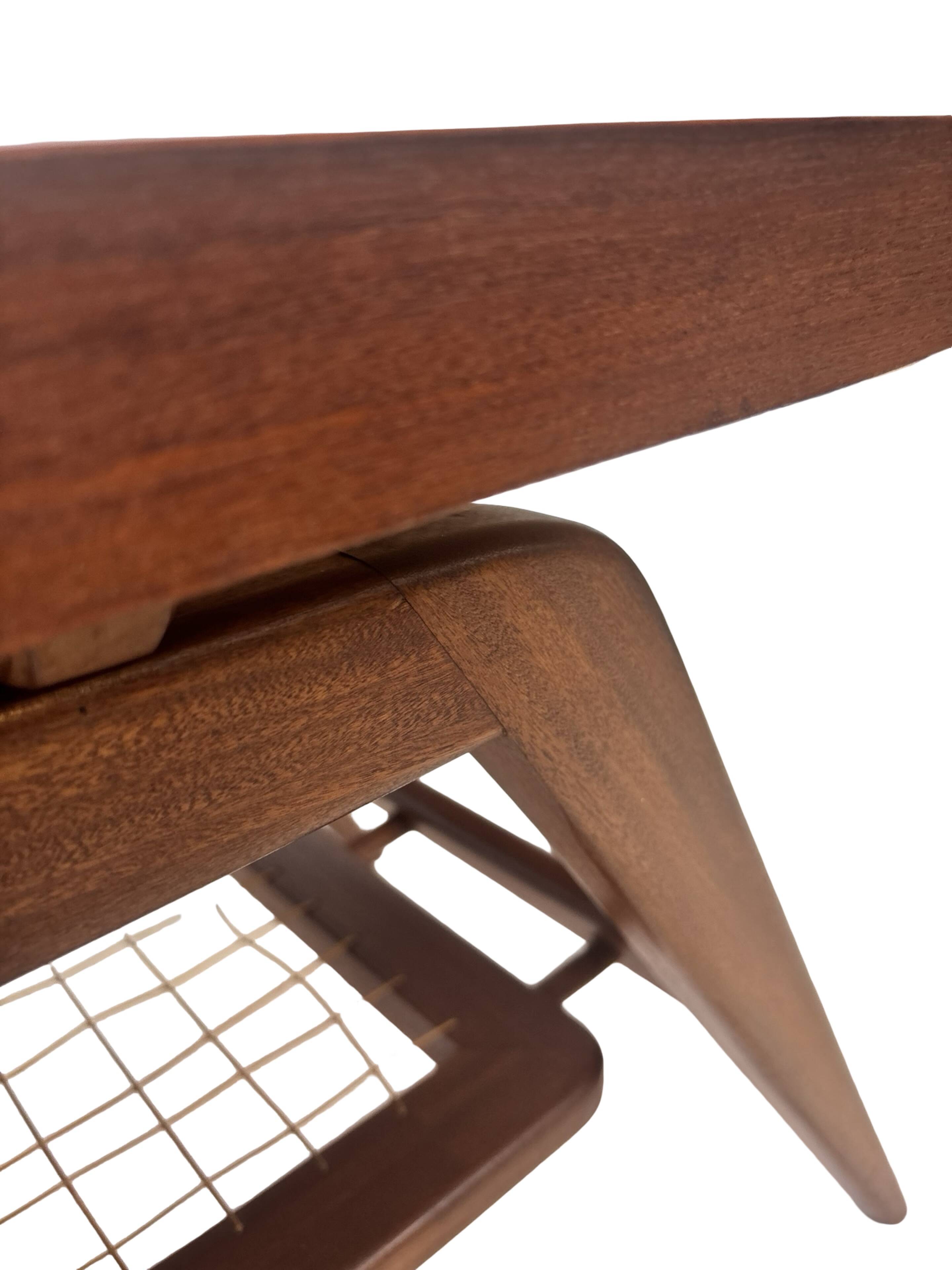 Table basse en teck dans le style de Louis van Teeffelen, années 1960