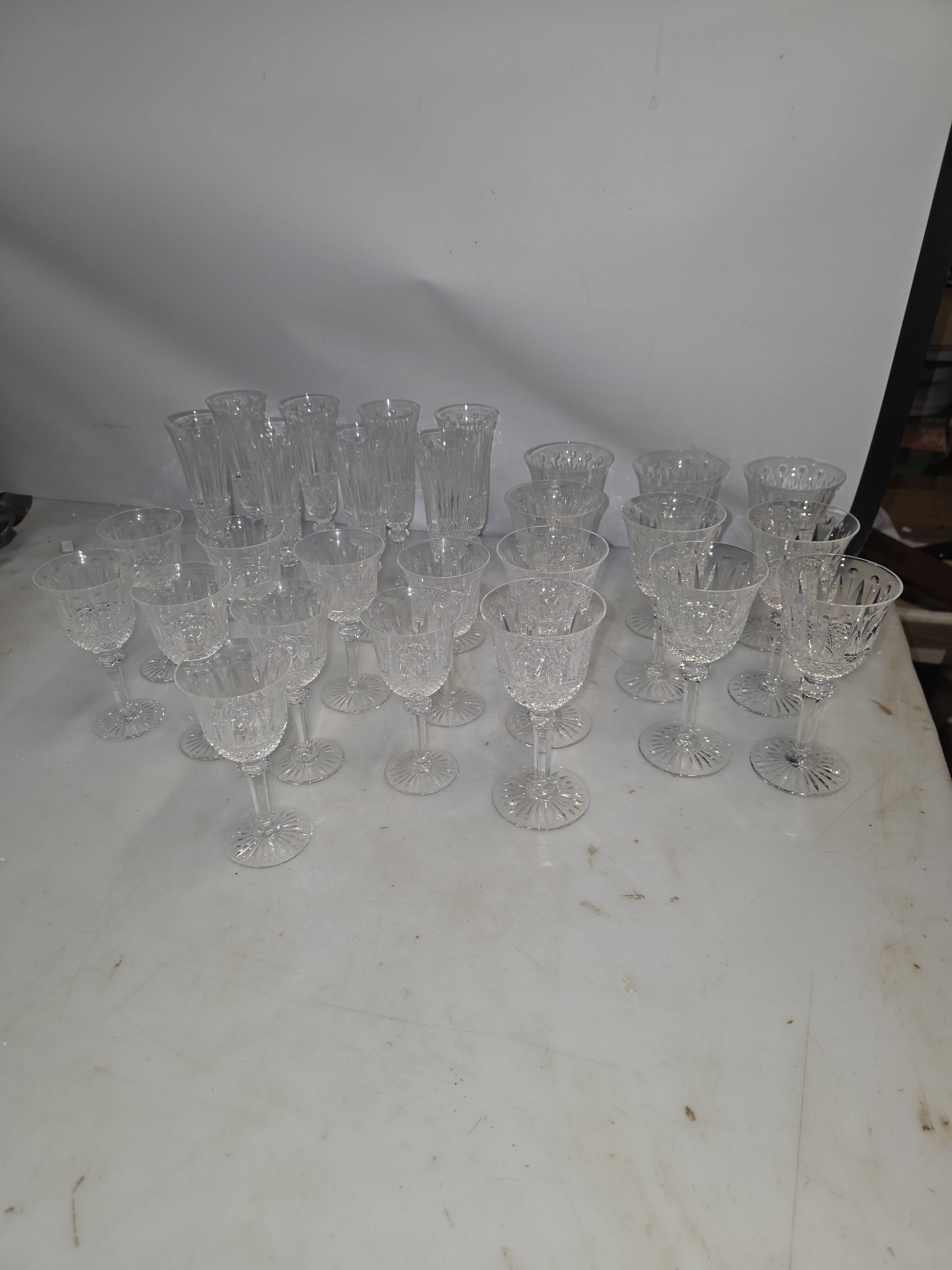 Service de 27 verres en cristal de Saint-Louis — Modèle Trianon