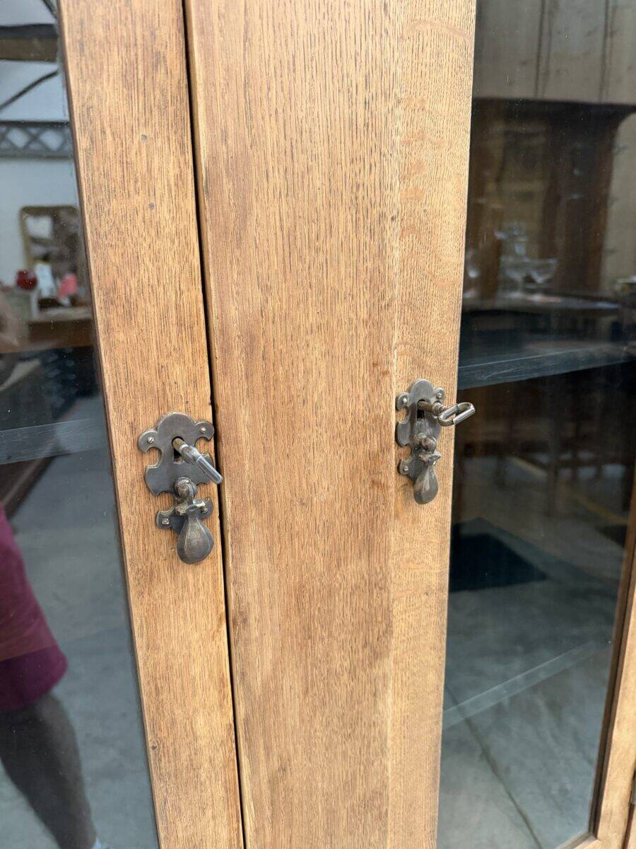 Vitrine en chêne début XXème