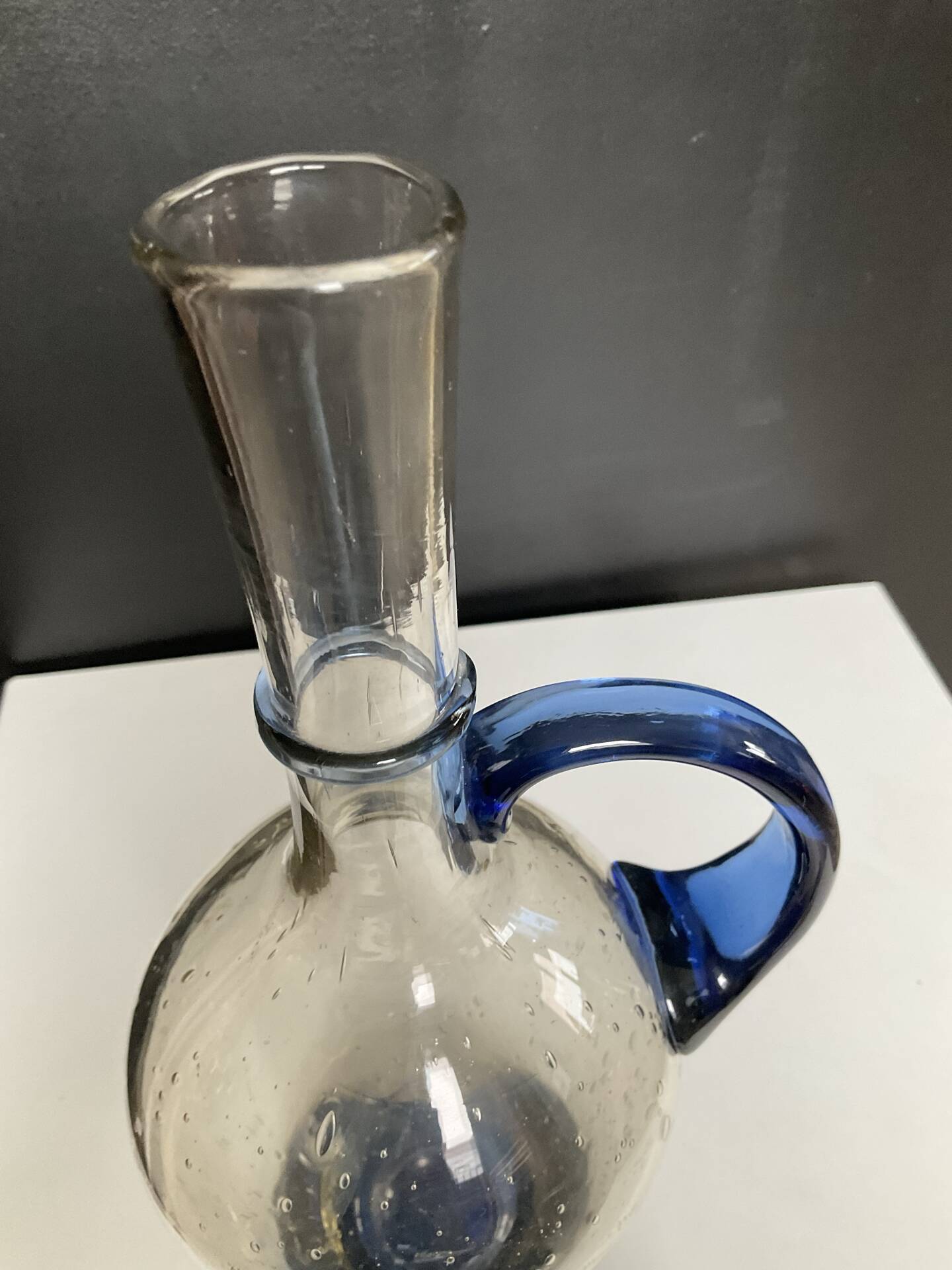 Vintage carafe in blown and bubbled glass paste.