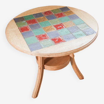 Table basse vintage en bois avec incrustation de carreaux de mosaïque en céramique