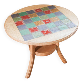 Table basse vintage en bois avec incrustation de carreaux de mosaïque en céramique