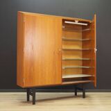 Armoire en teck, design danois, années 1970, production : Danemark