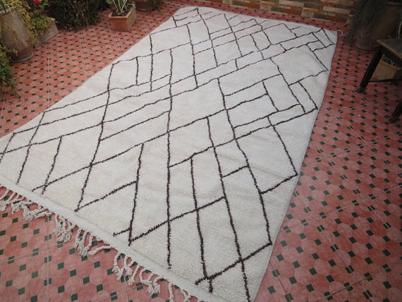 Beni ourain white carpet and black 319 x 198 cm