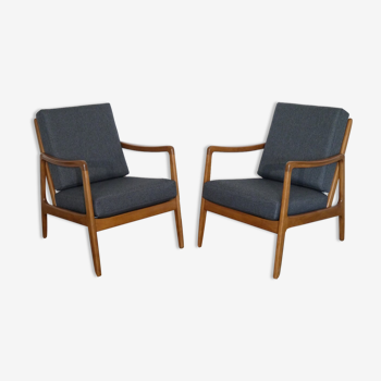 Paire de fauteuils danois en hetre de Ole Wanscher modele FD109