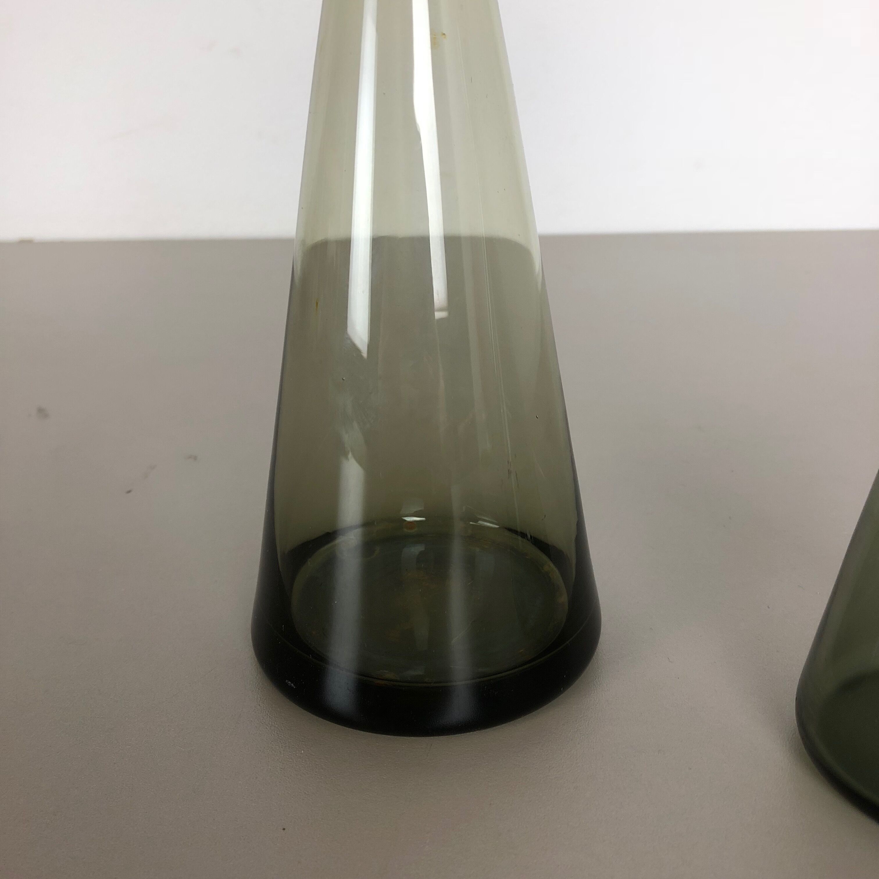 Ensemble de 2 vases à turmaline des années 1960 par Wilhelm Wagenfeld pour le WMF, Allemagne