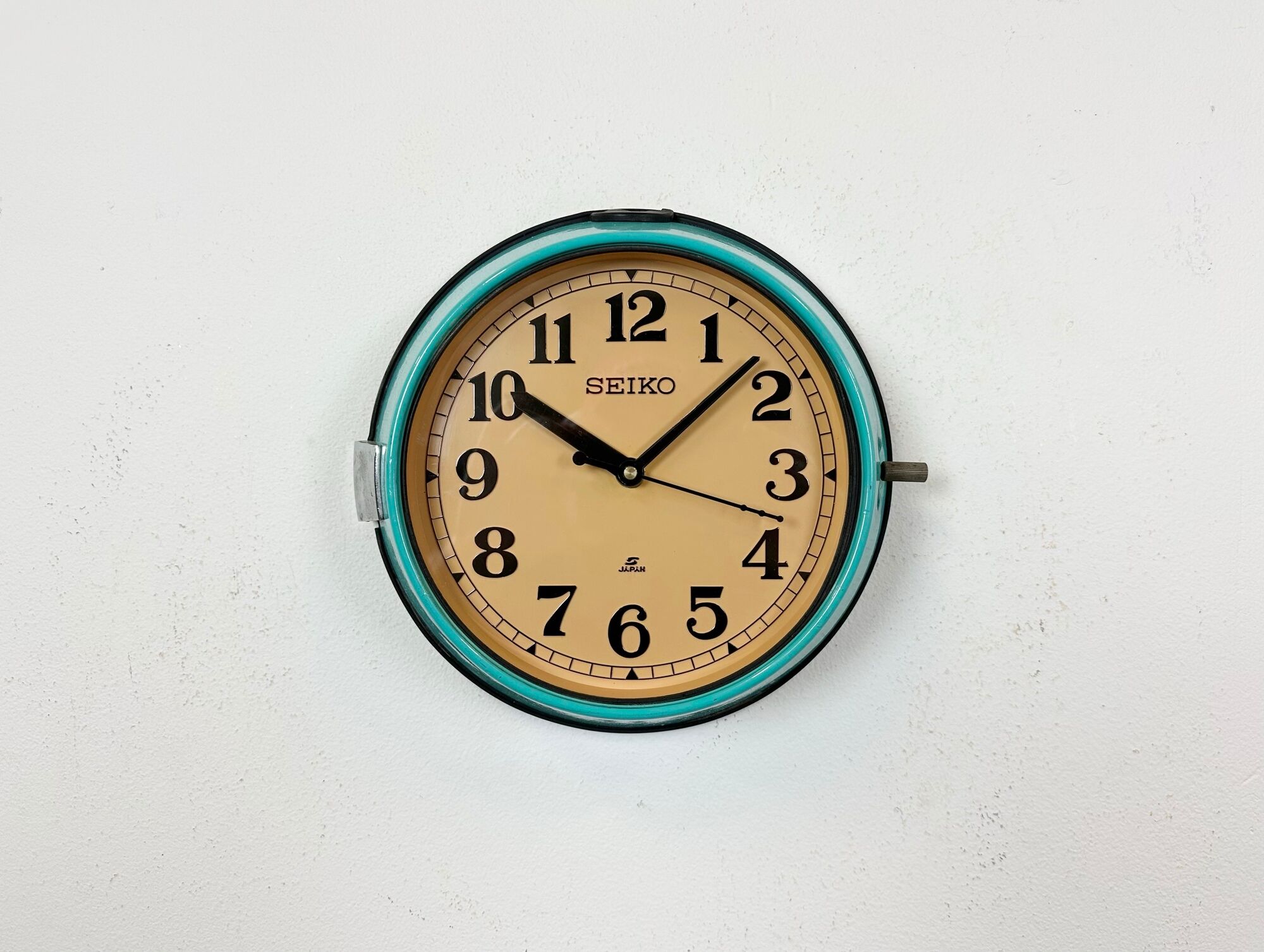 Horloge murale vintage turquoise seiko maritime, années 1970