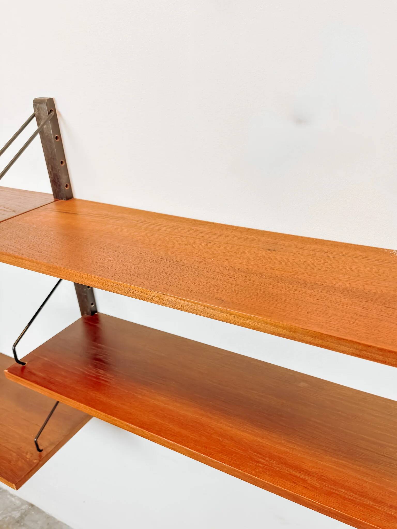 Modular wall furniture Royal System by Poul Cadovius