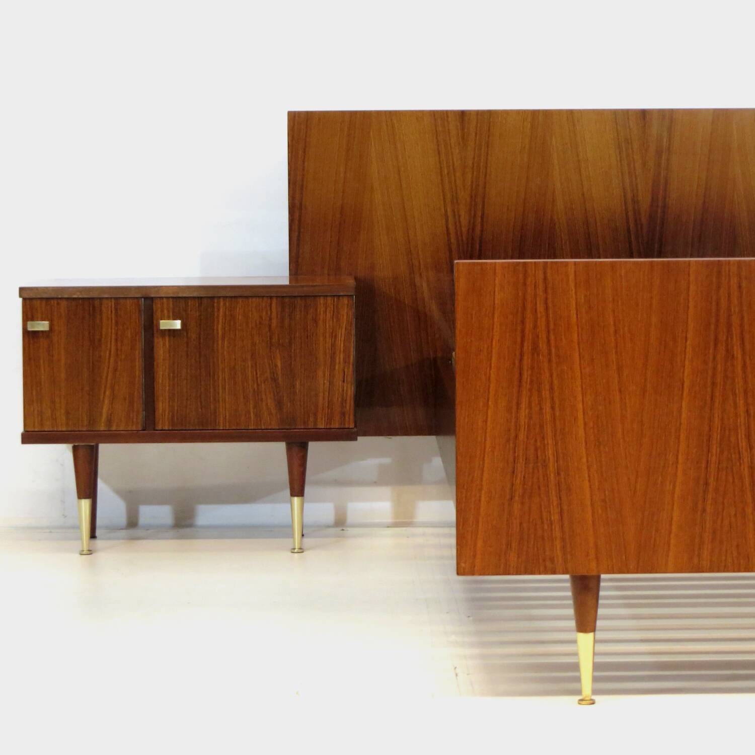 Vintage mid century double bed bedroom set in rosewood & brass, 1960s