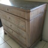 Ancient chest of drawers