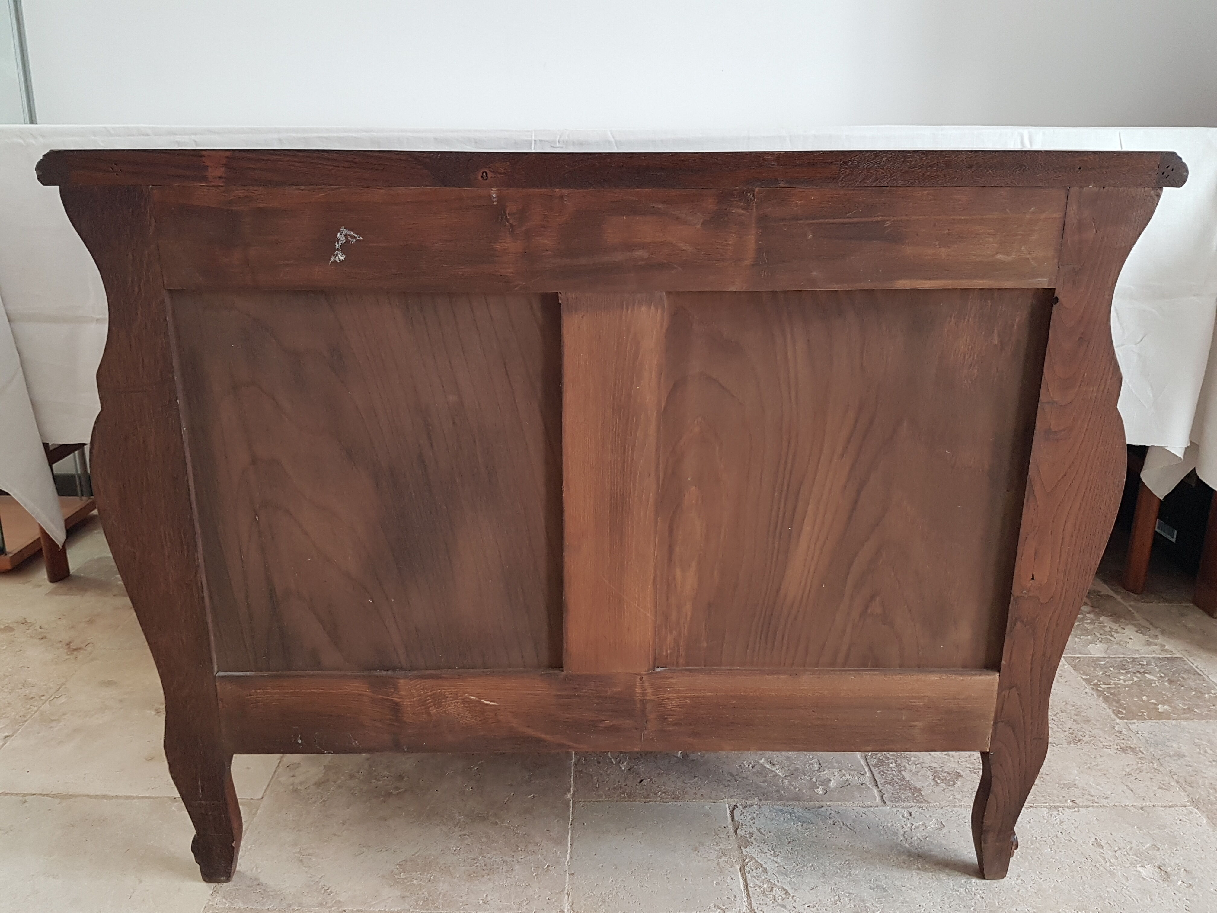 Commode tombeau bordelaise de style Louis XV