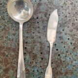 Lot de couverts de service en metal argente, dépareillés, une louche et un couteau a poisson