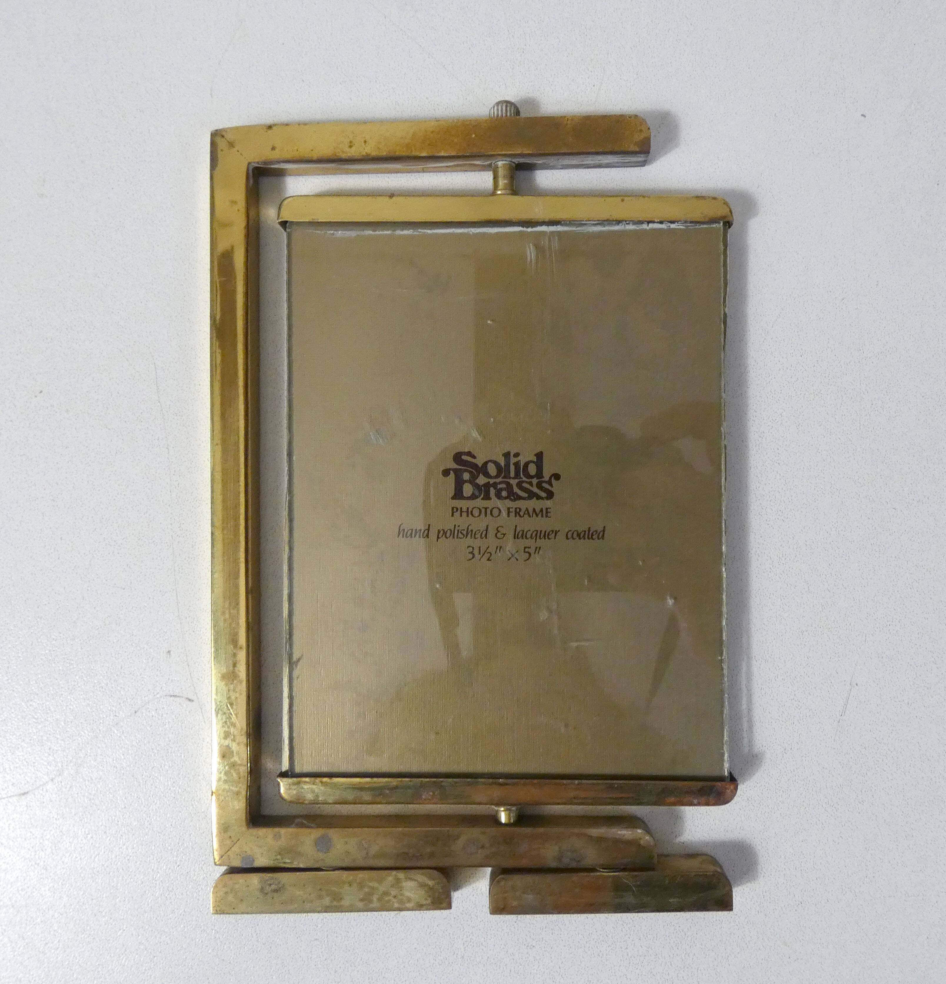 Double-sided carousel photo frame in gold metal