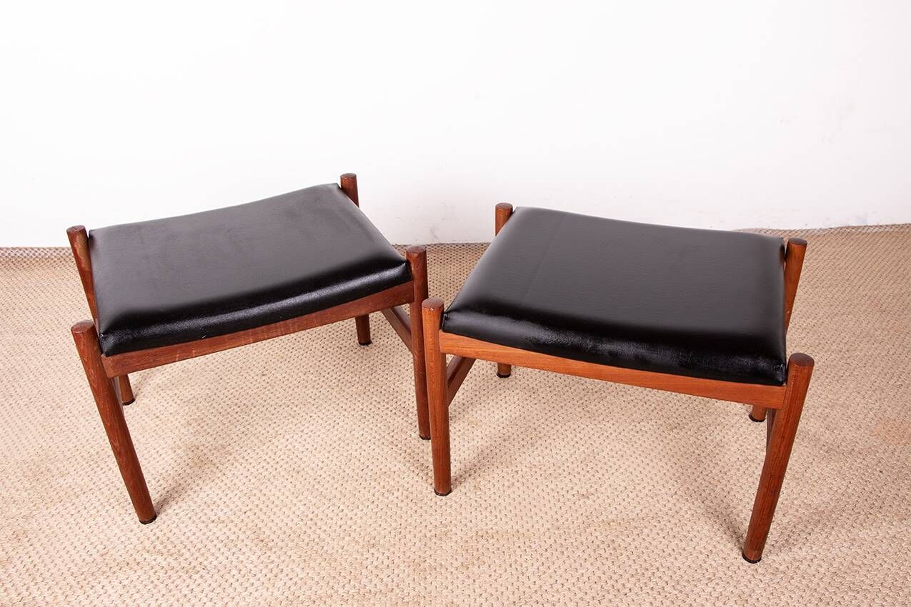 4 Tabourets Danois en teck et cuir noir modèle 40 par Hugo Farndsen 1960.