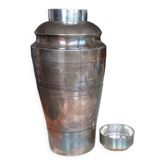 Silverware shaker