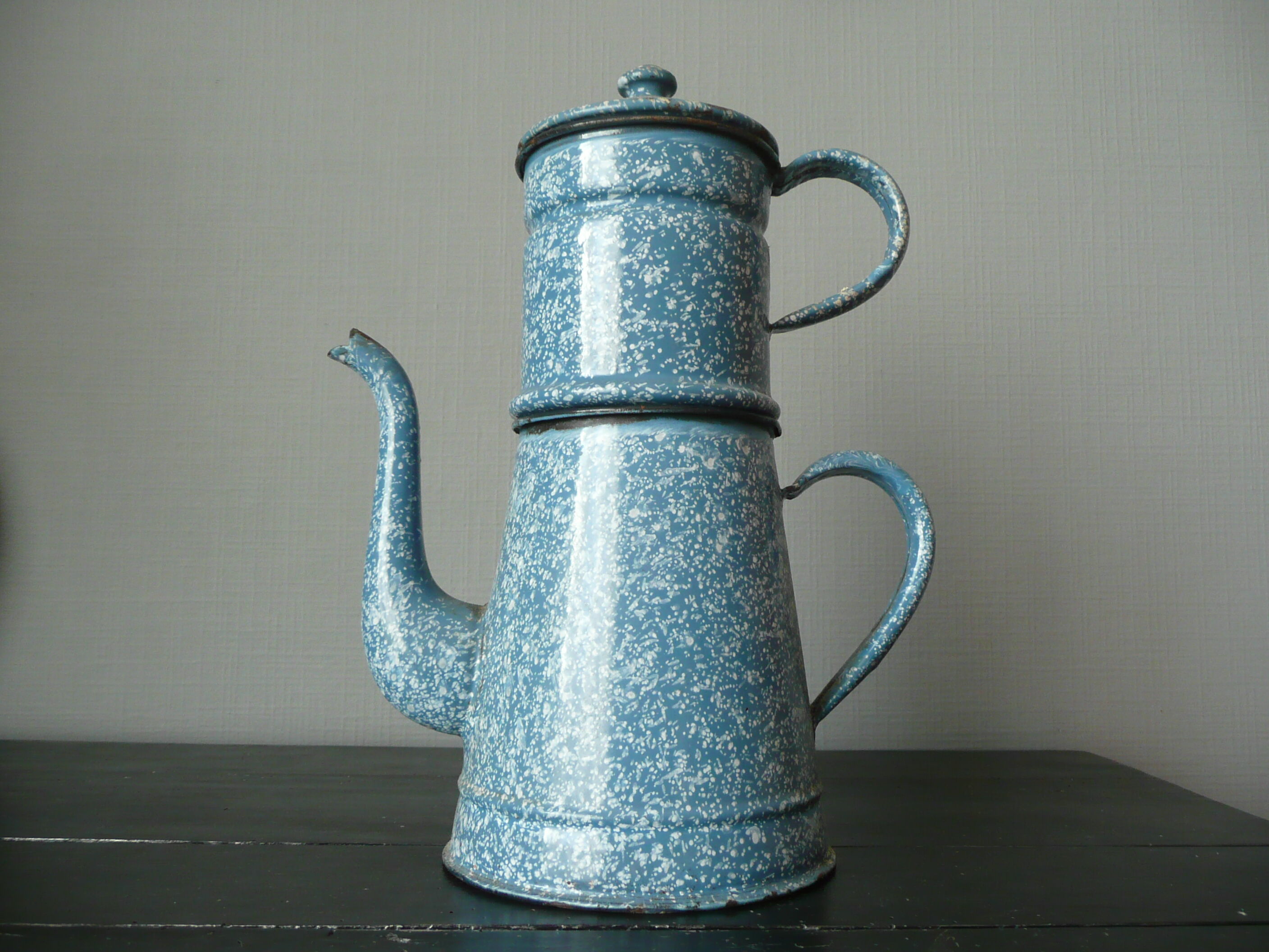Enamelled coffee maker