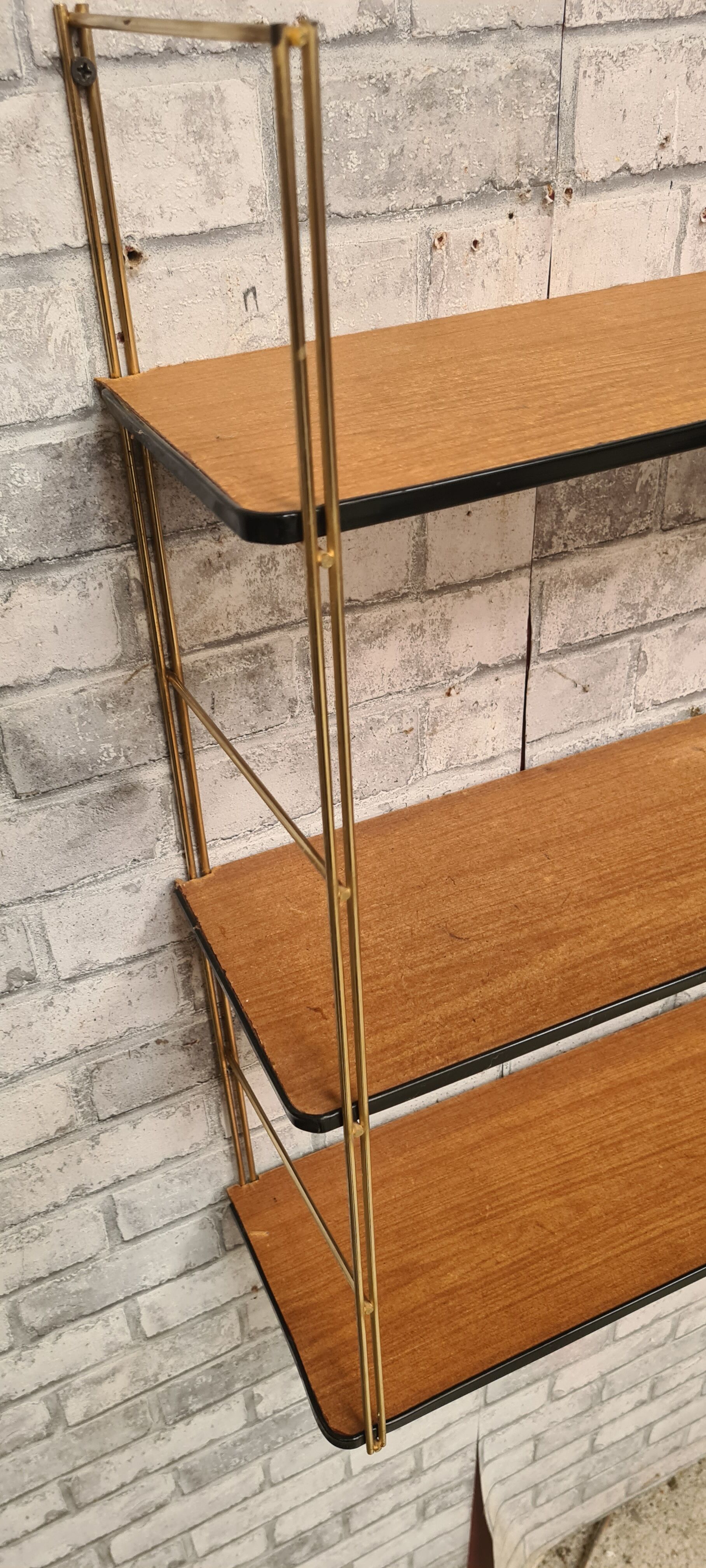 Shelf 1950 to 60 string wood veneer with rod on the edge of the shelf h60x17x50