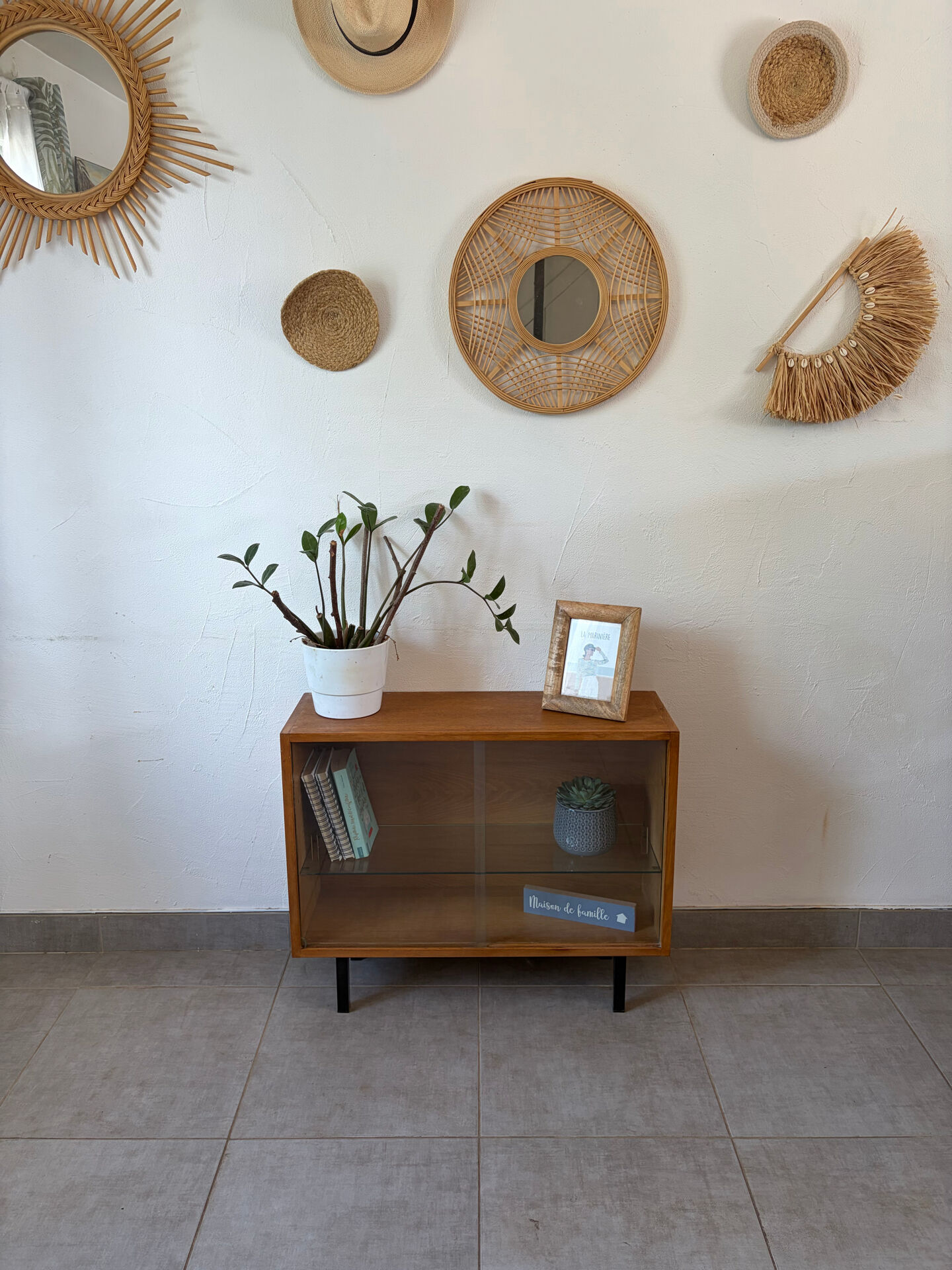 Vintage display cabinet/TV unit from the 1960s.